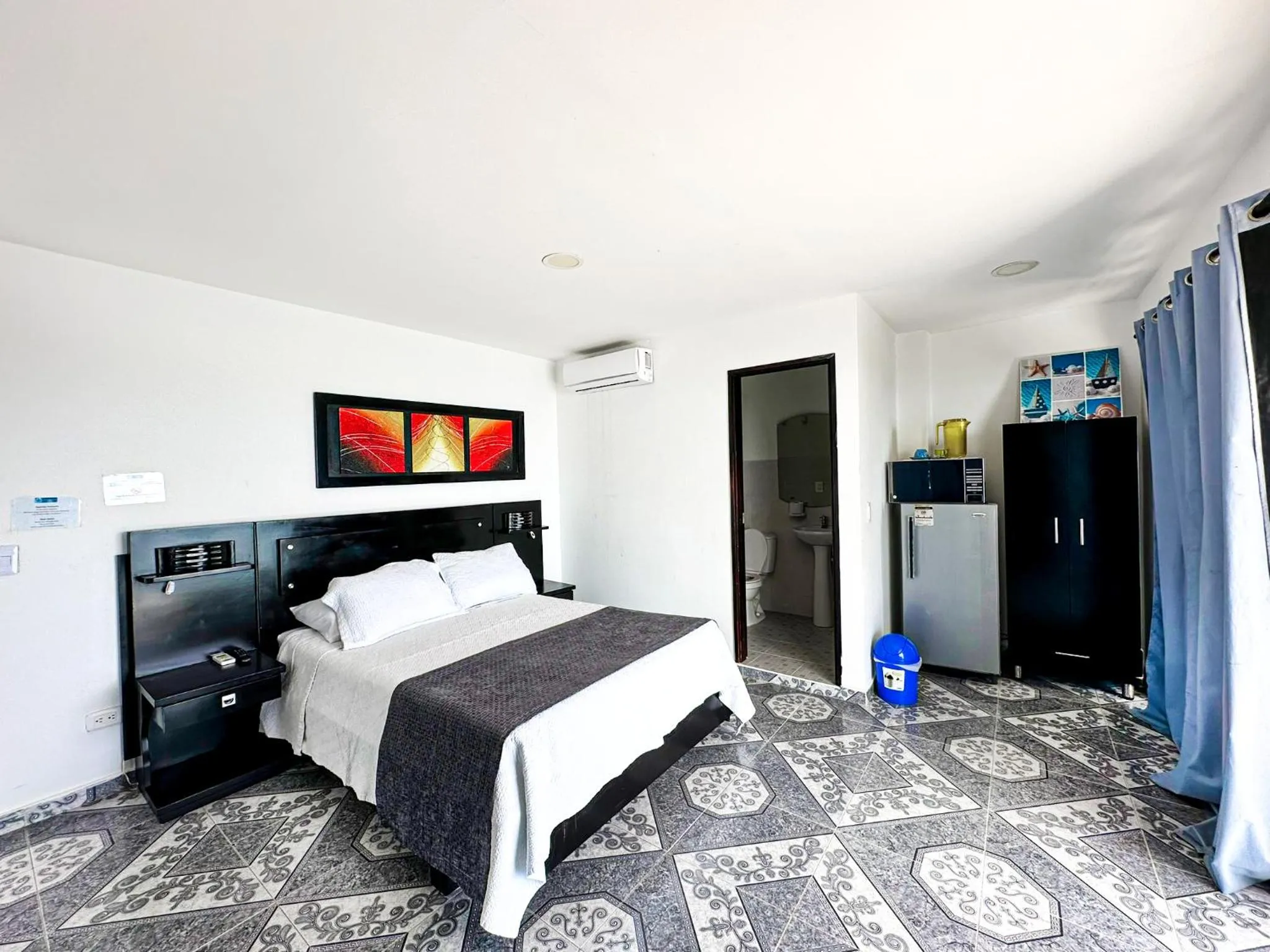 Bedroom, Bed in Caribbean Island Hotel