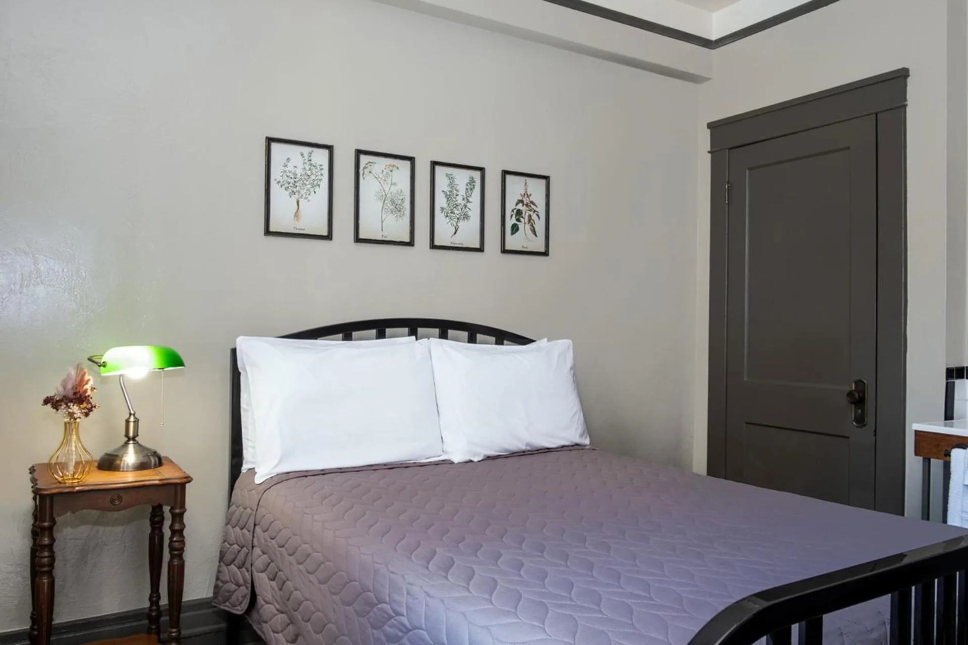 Bed in Gardner Hotel & Hostel