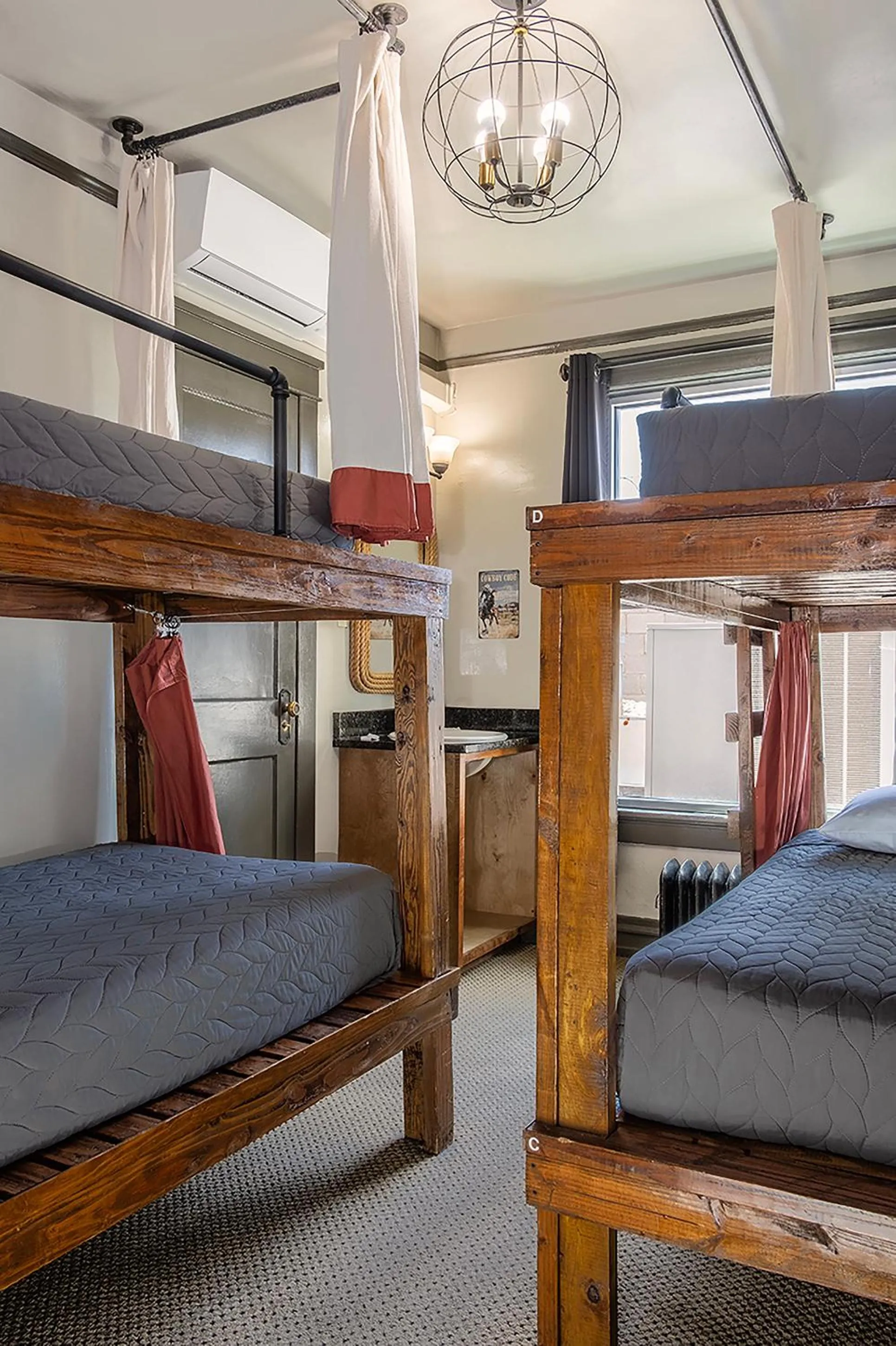 Bed in Gardner Hotel & Hostel