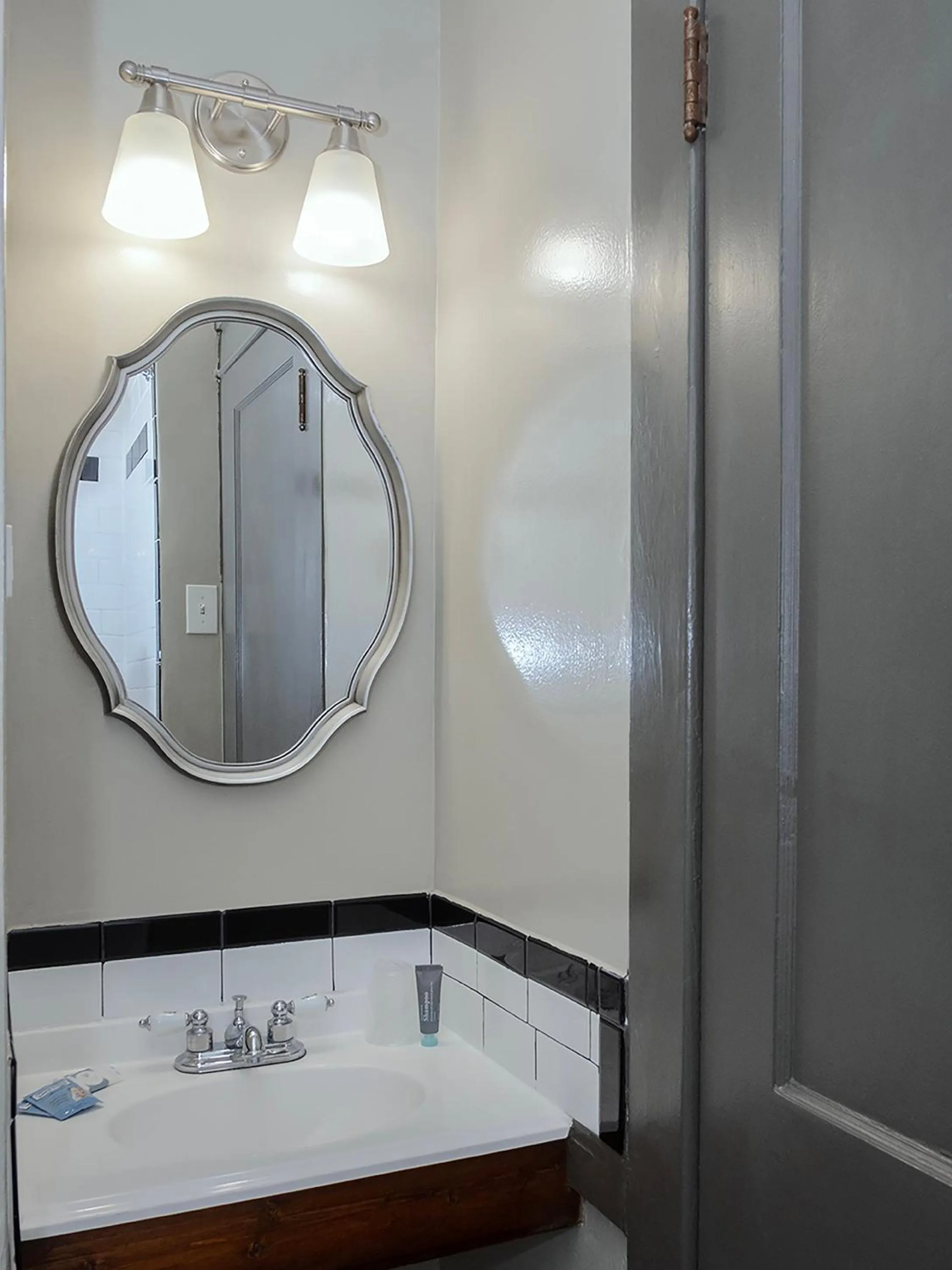 Bathroom in Gardner Hotel & Hostel