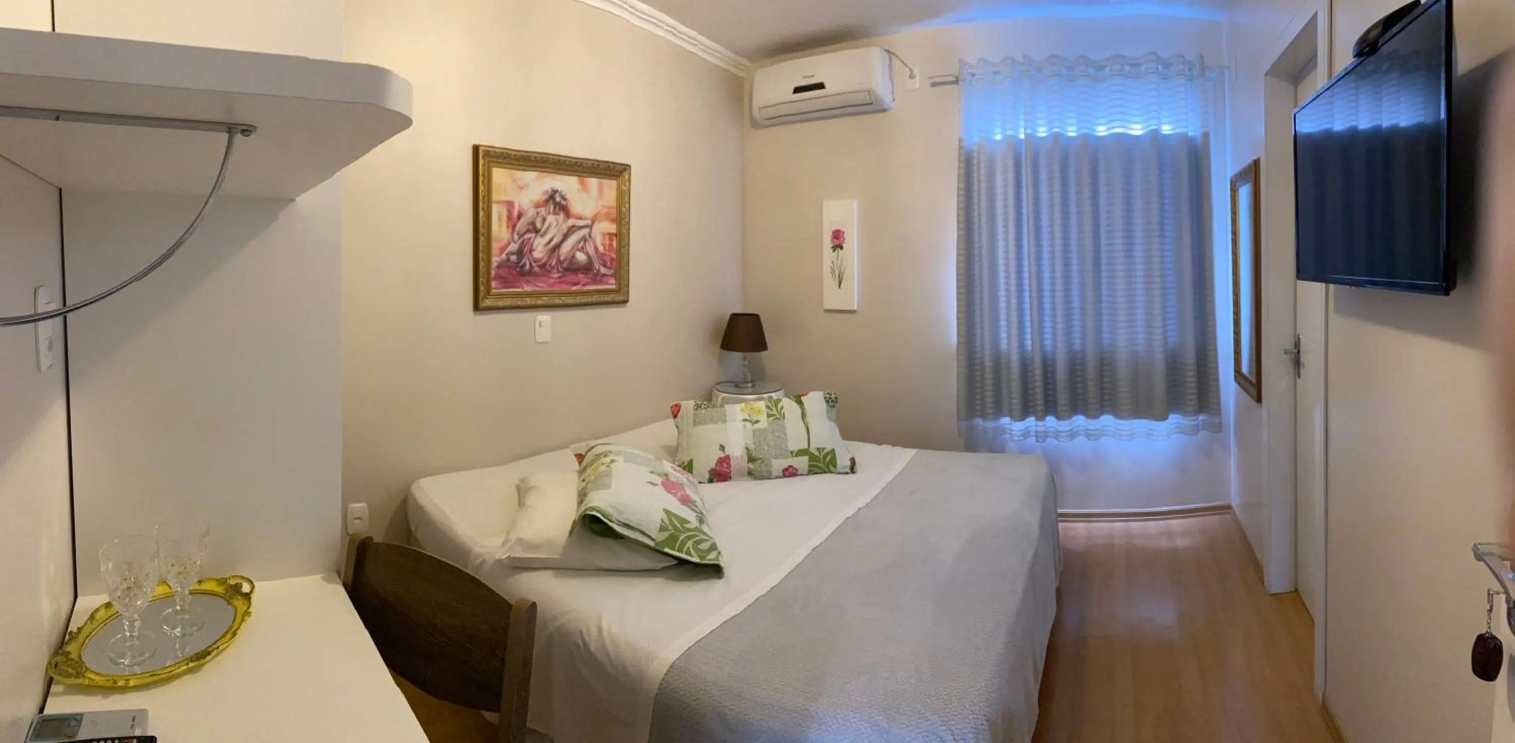 Bed in Hotel Imigrantes