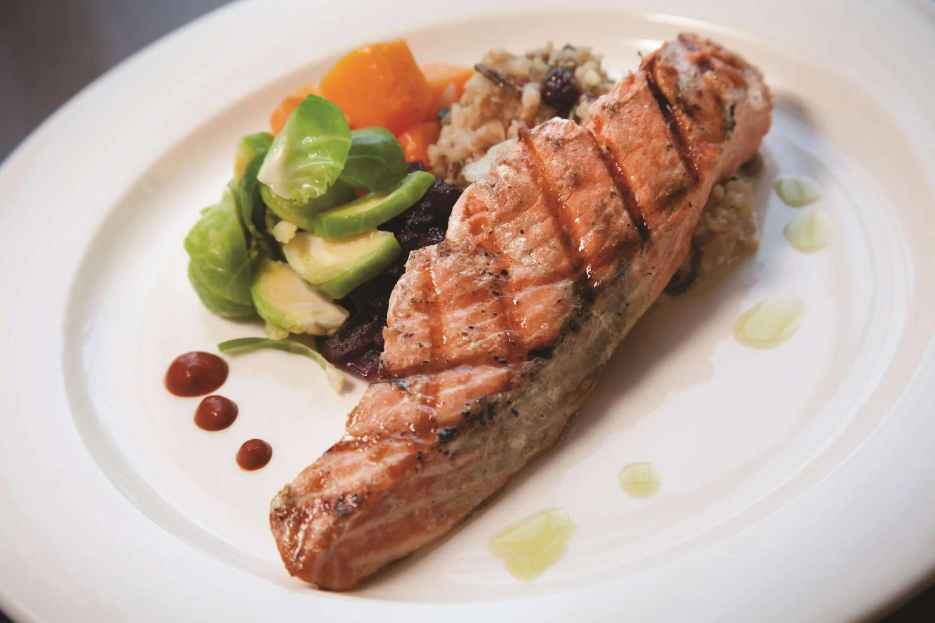 Restaurant/places to eat in Embassy Suites Portland/Hillsboro