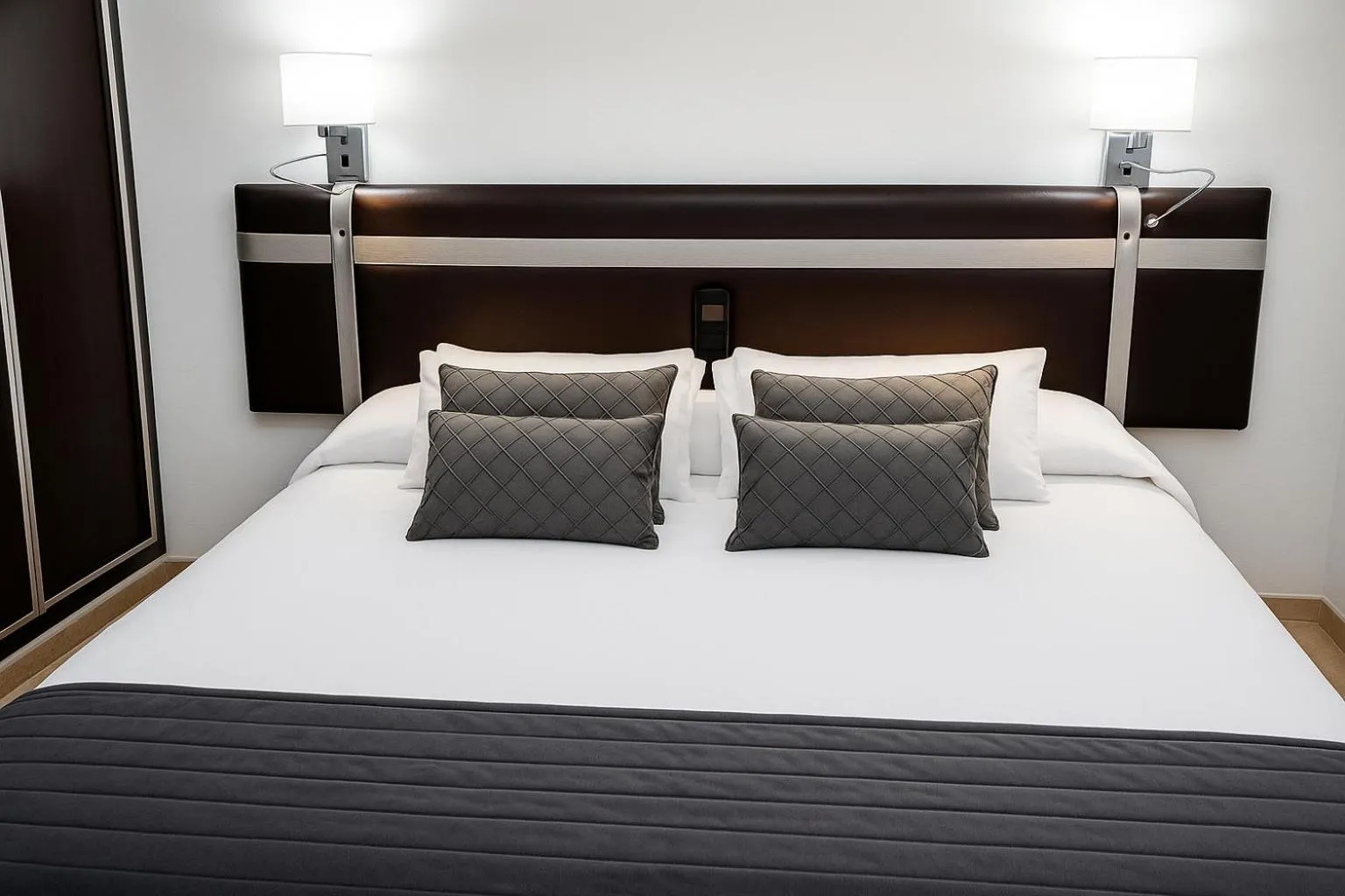 Bed in HOSTAL LAS PALOMAS