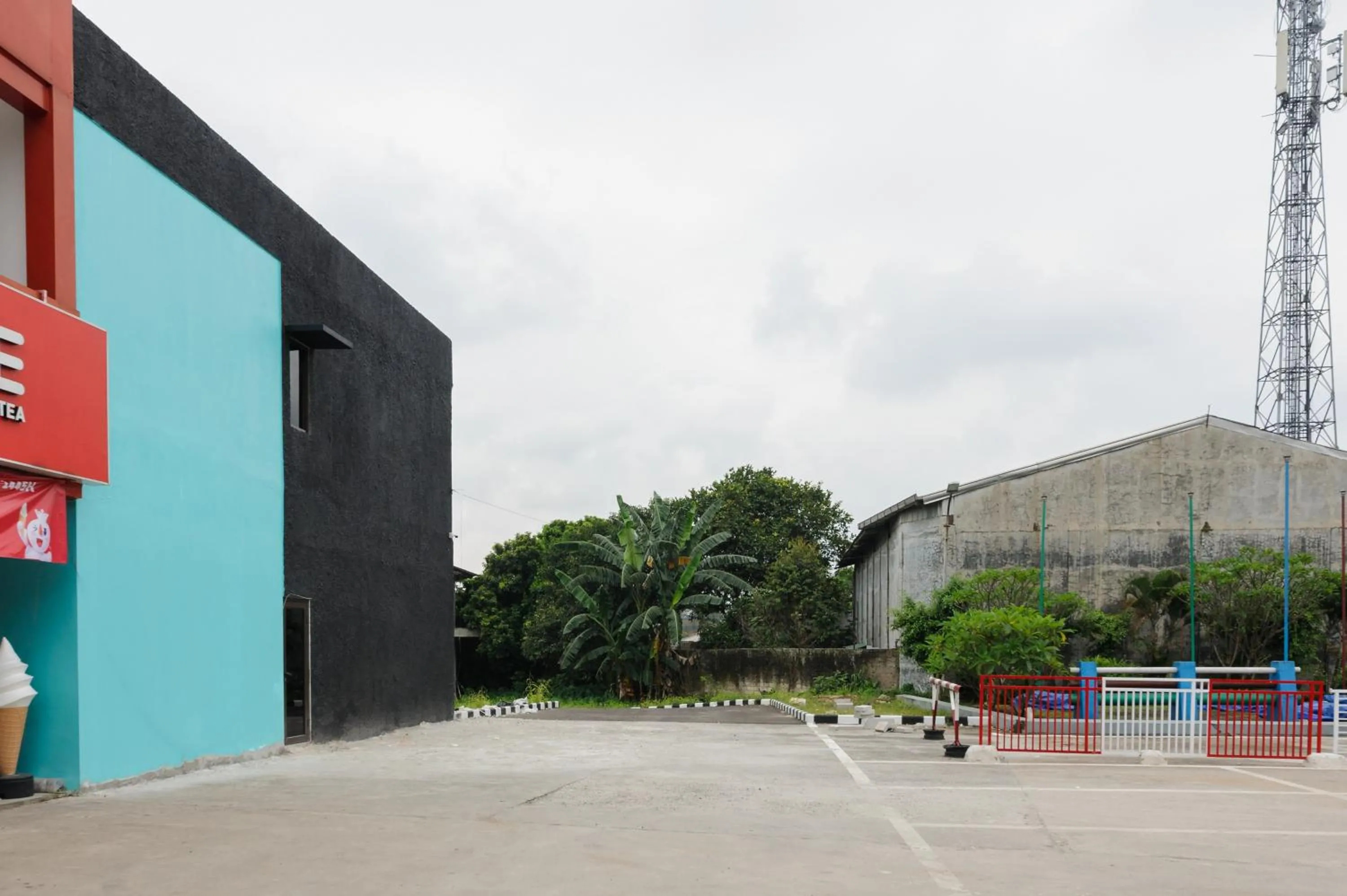 Property building in Sans Hotel Cibanteng Dramaga Bogor