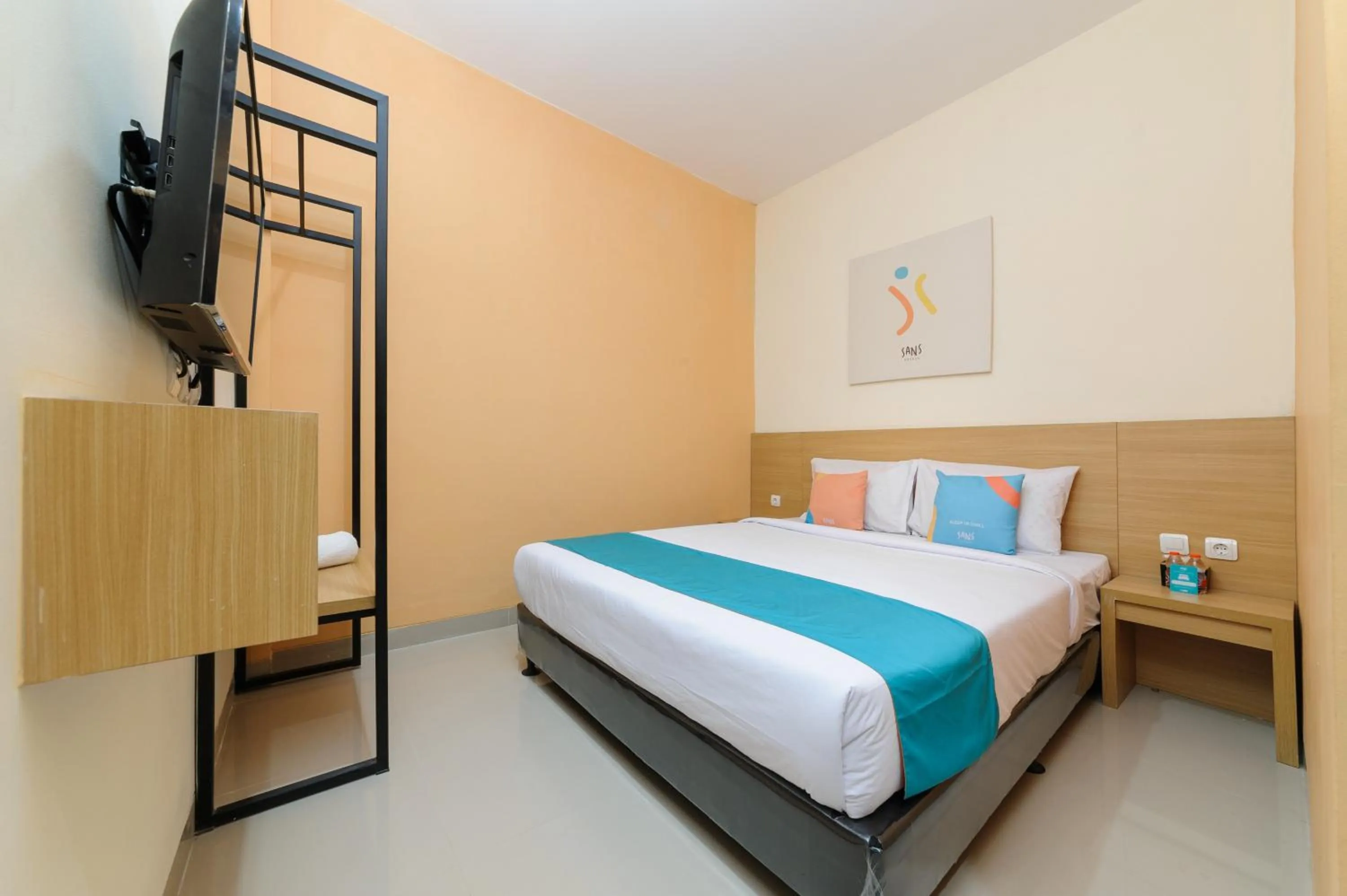 Bed in Sans Hotel Cibanteng Dramaga Bogor