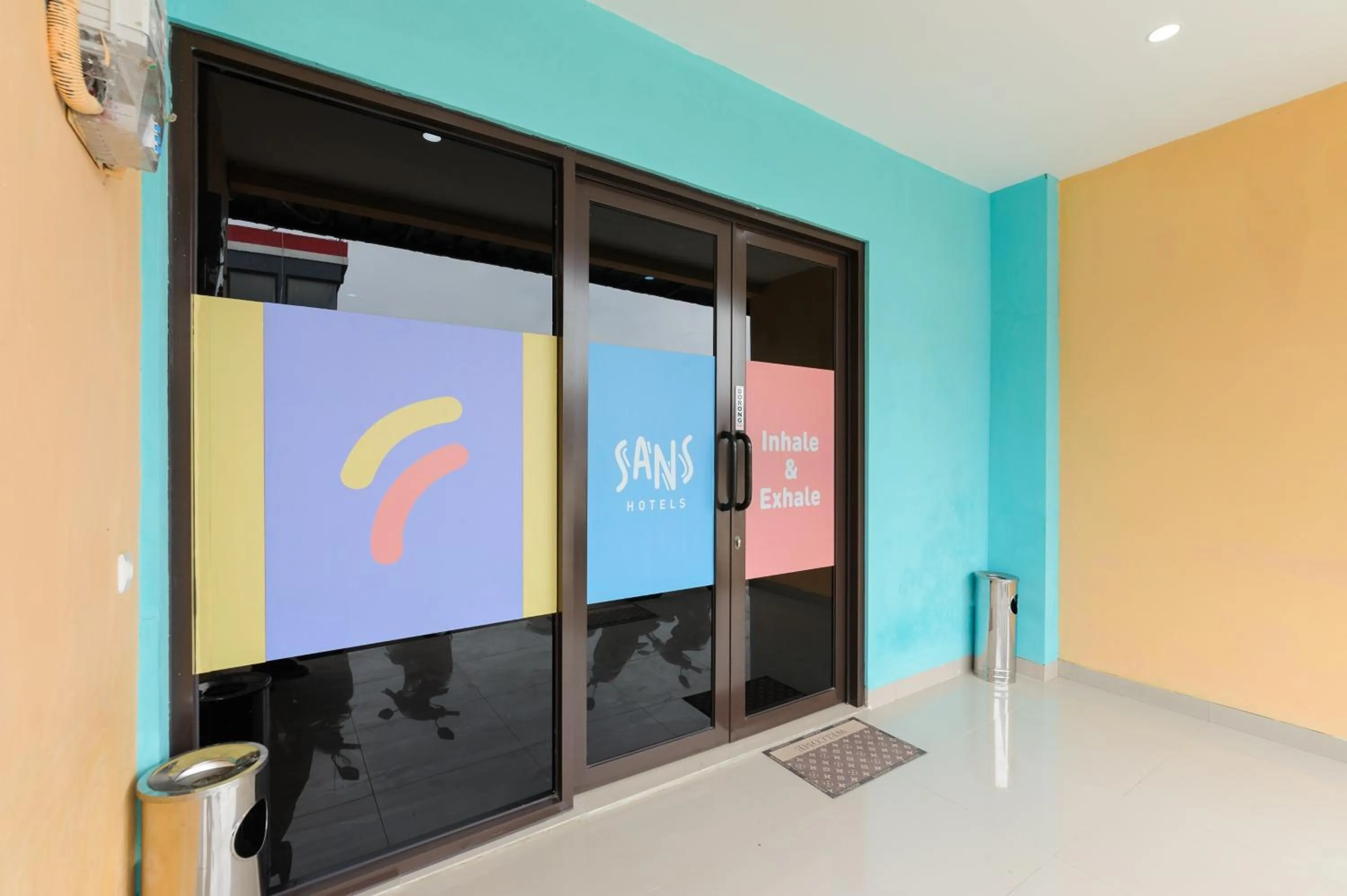 Facade/entrance in Sans Hotel Cibanteng Dramaga Bogor