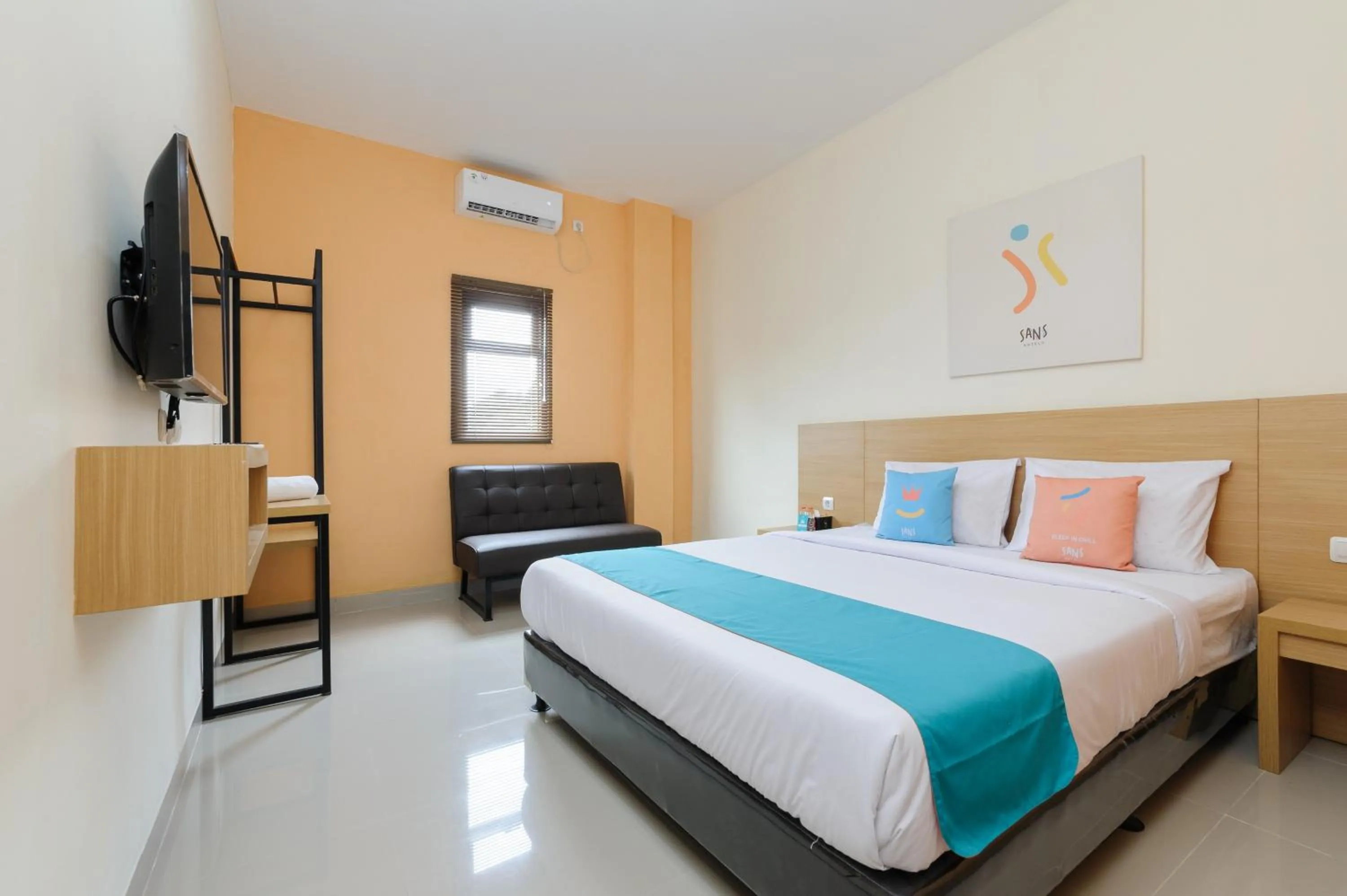 Bed in Sans Hotel Cibanteng Dramaga Bogor