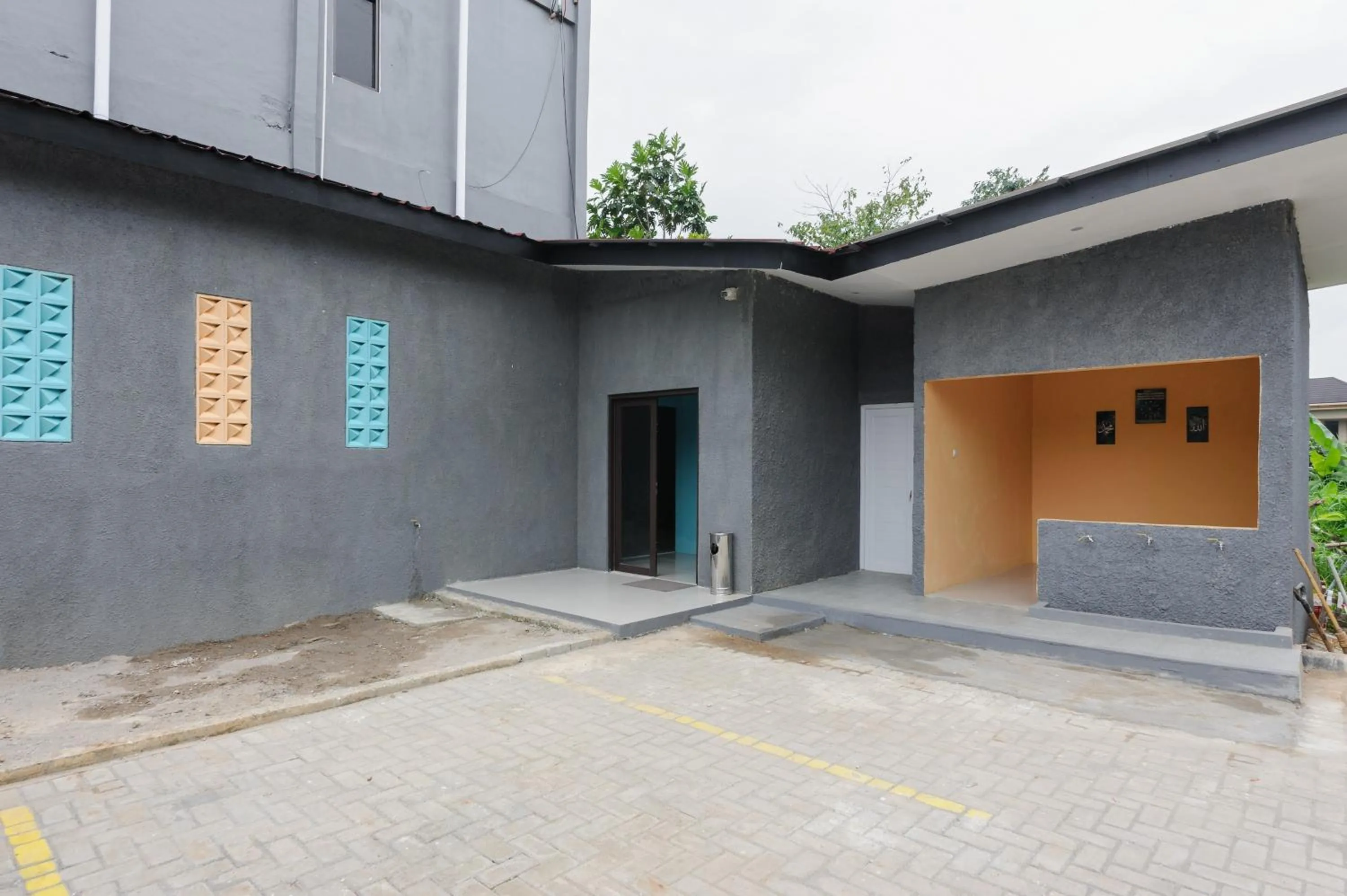 Property building in Sans Hotel Cibanteng Dramaga Bogor