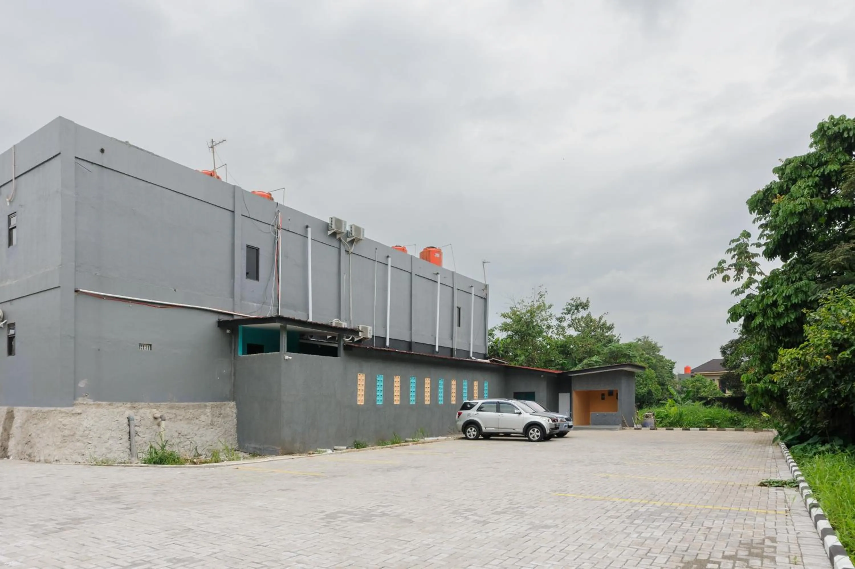 Property building in Sans Hotel Cibanteng Dramaga Bogor