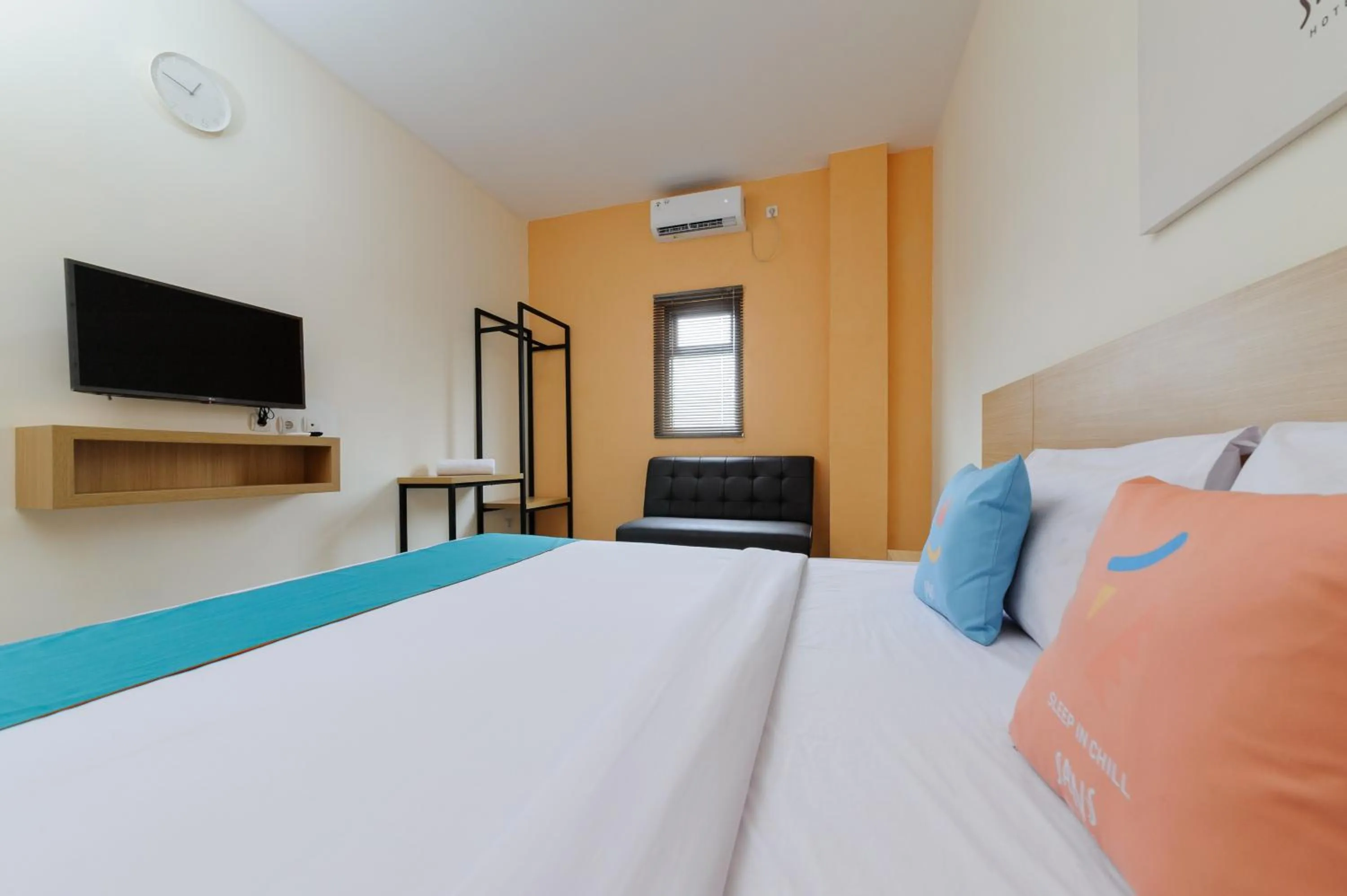 Bed in Sans Hotel Cibanteng Dramaga Bogor