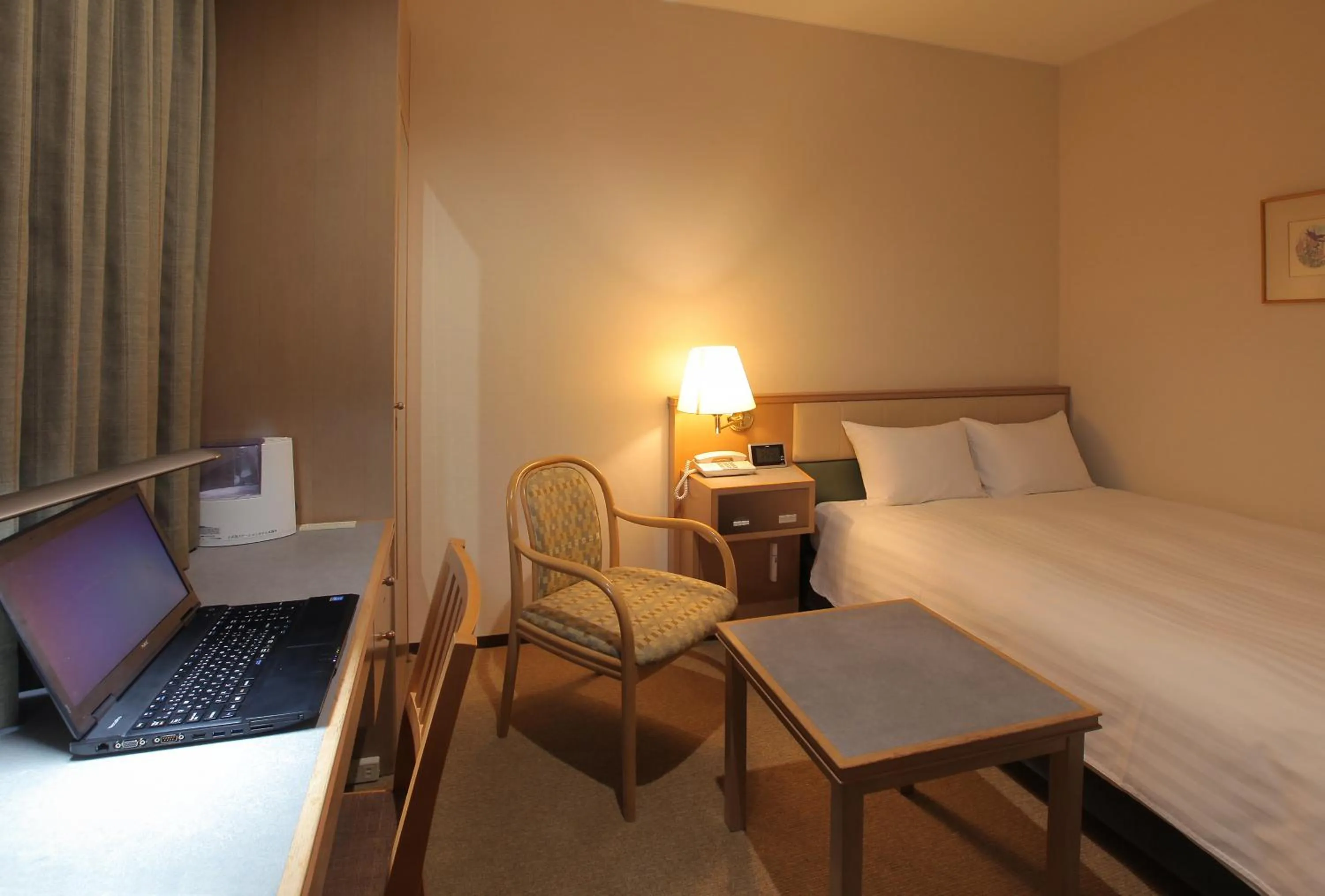 Decorative detail, Bed in Odakyu Station Hotel Hon-Atsugi