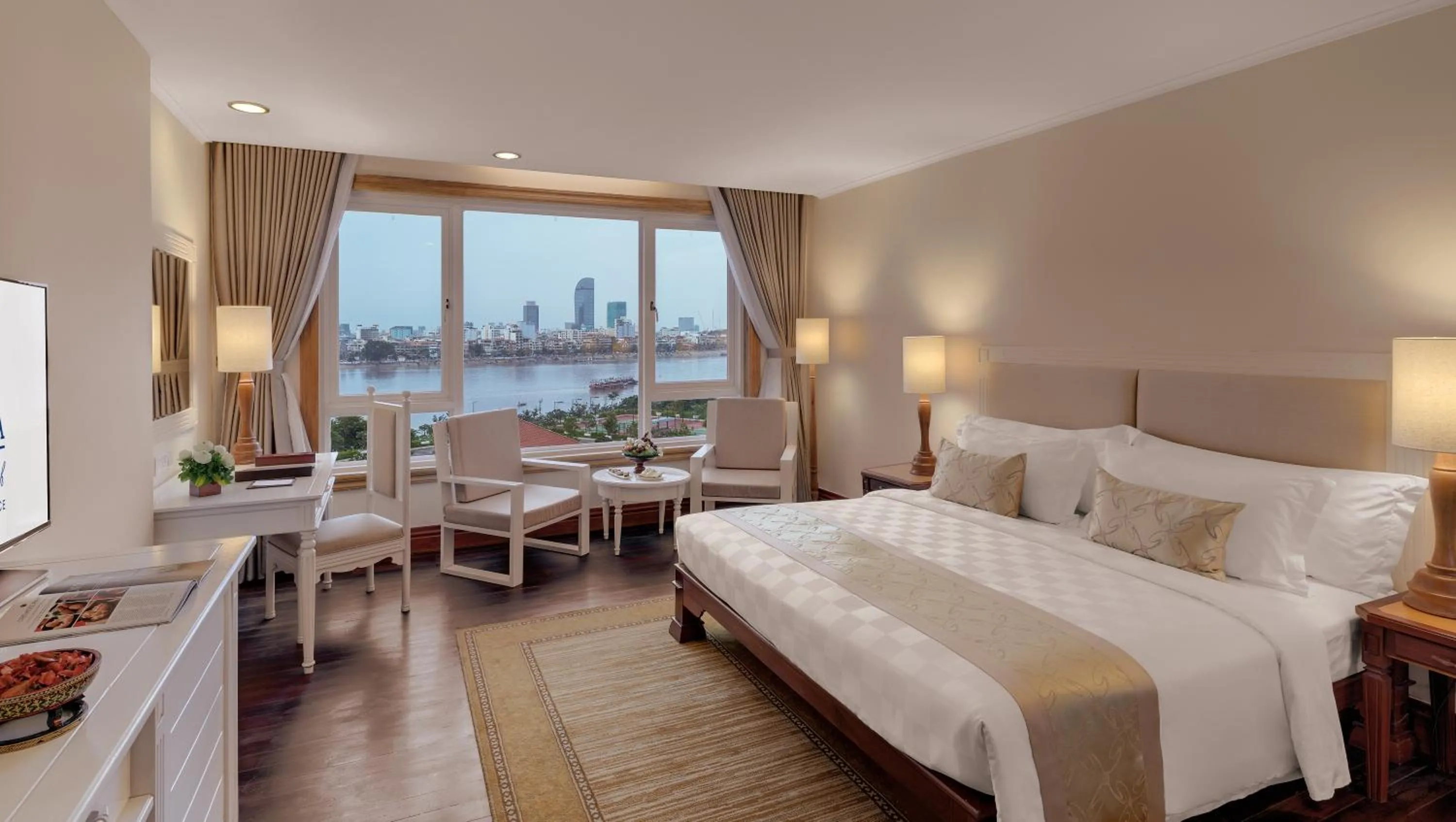 Photo of the whole room, Bed in Sokha Phnom Penh Residence