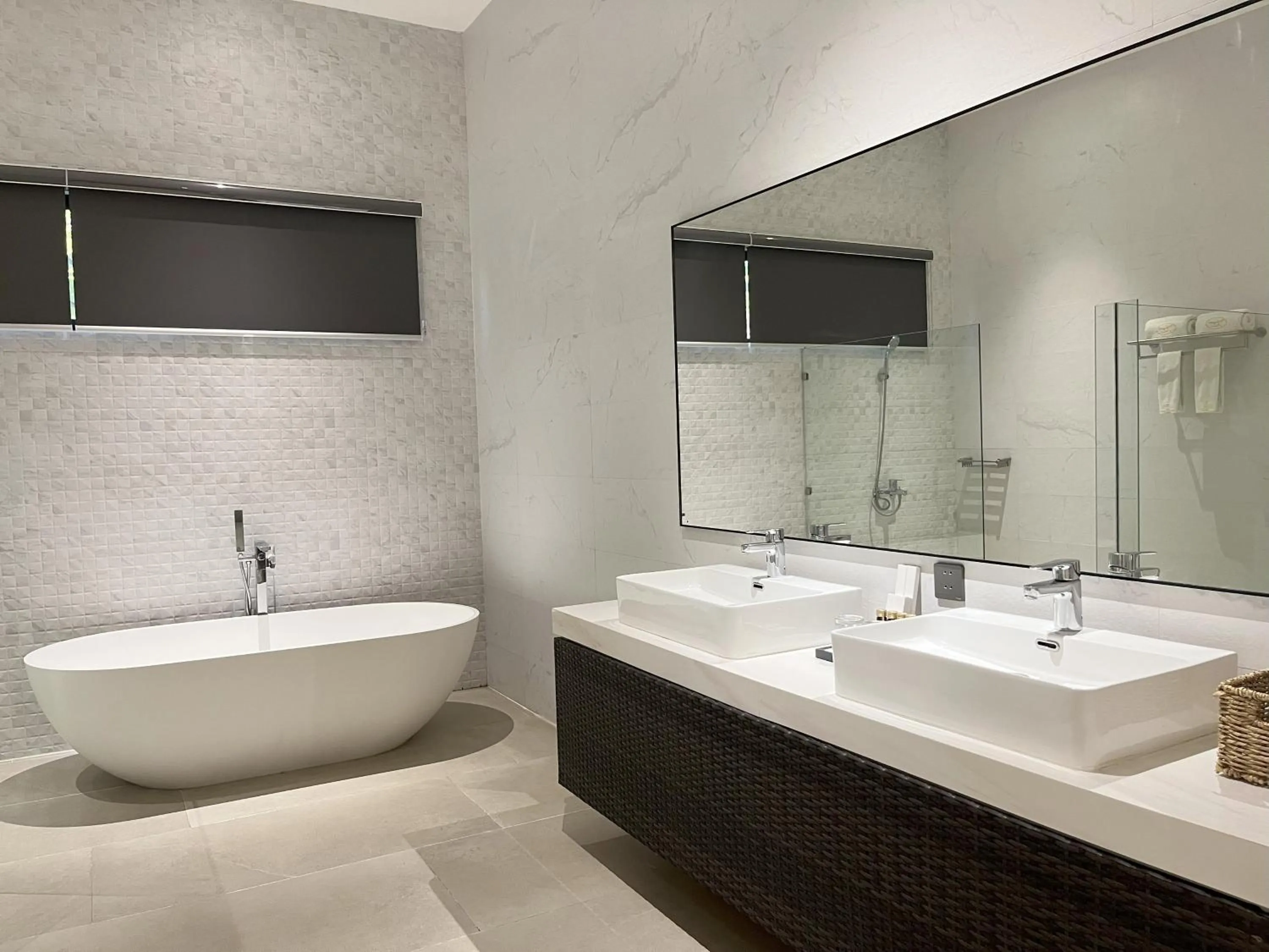 Shower in The Vineyard at Tanauan