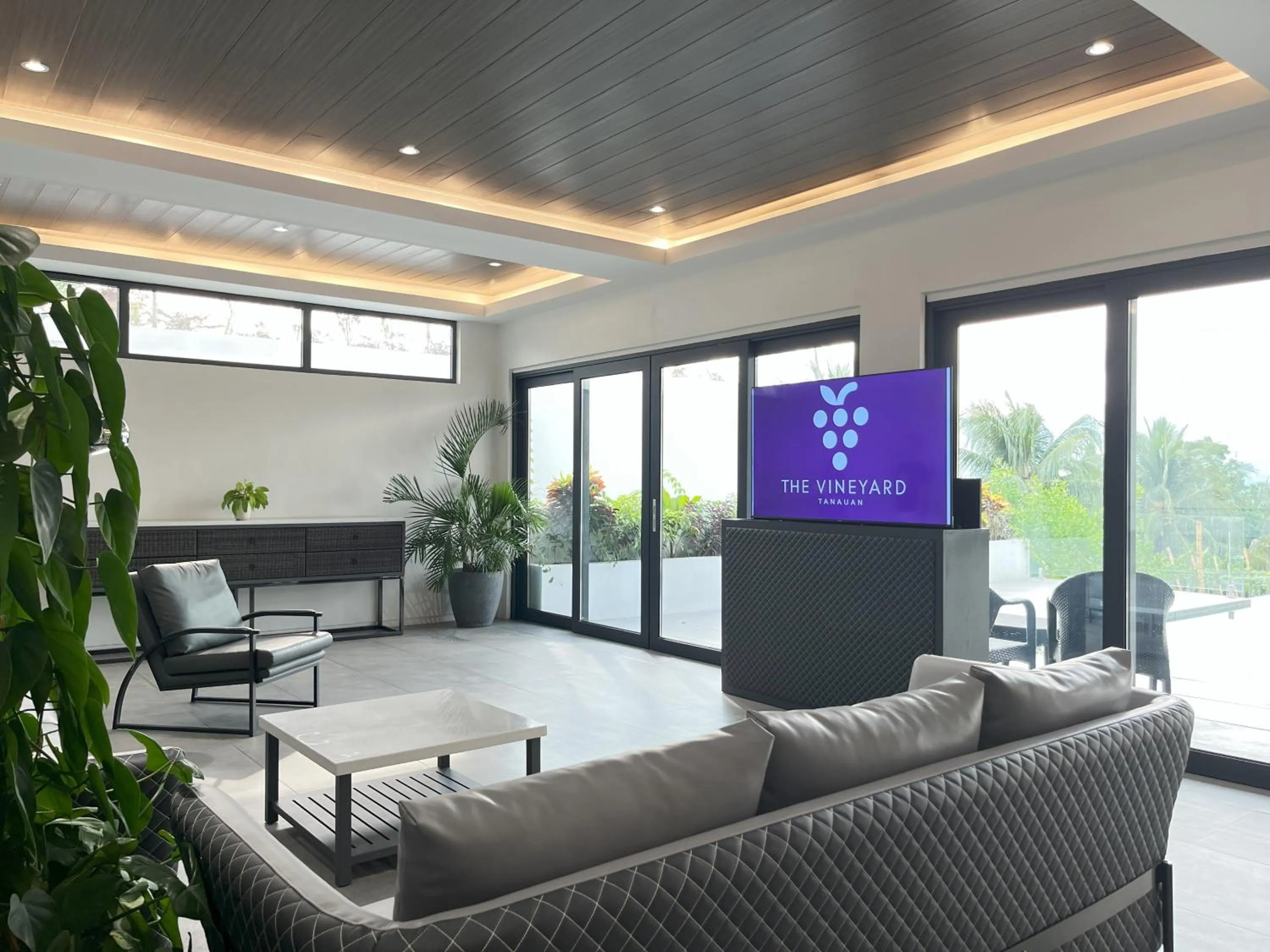 Communal lounge/ TV room in The Vineyard at Tanauan