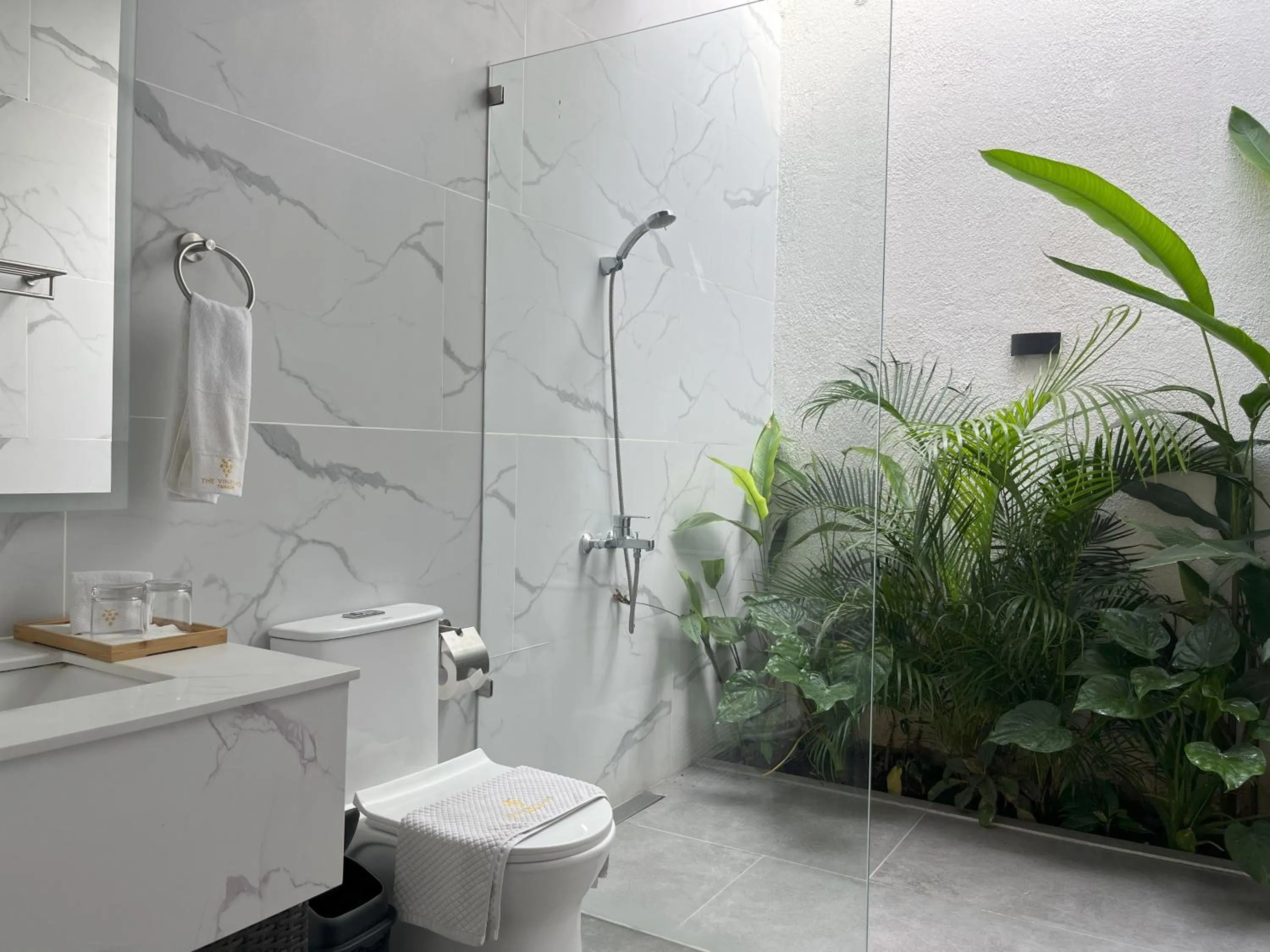 Shower in The Vineyard at Tanauan