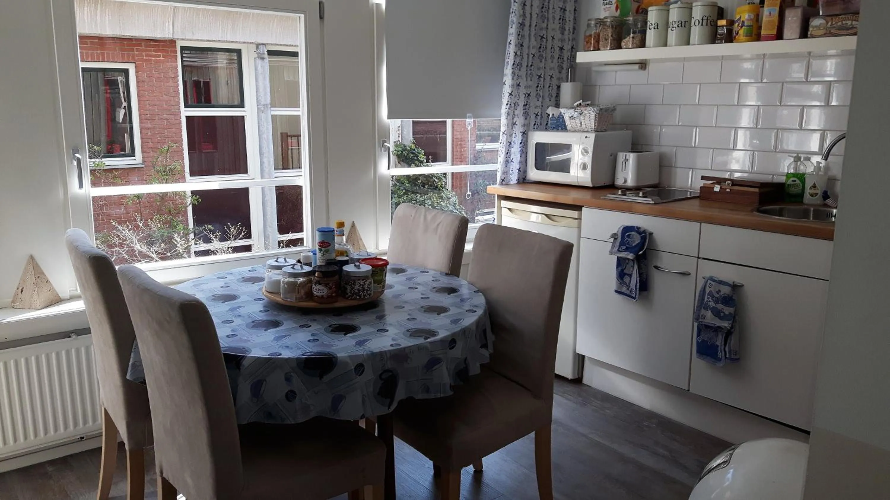 Food and drinks in Bed & Breakfast WestViolet