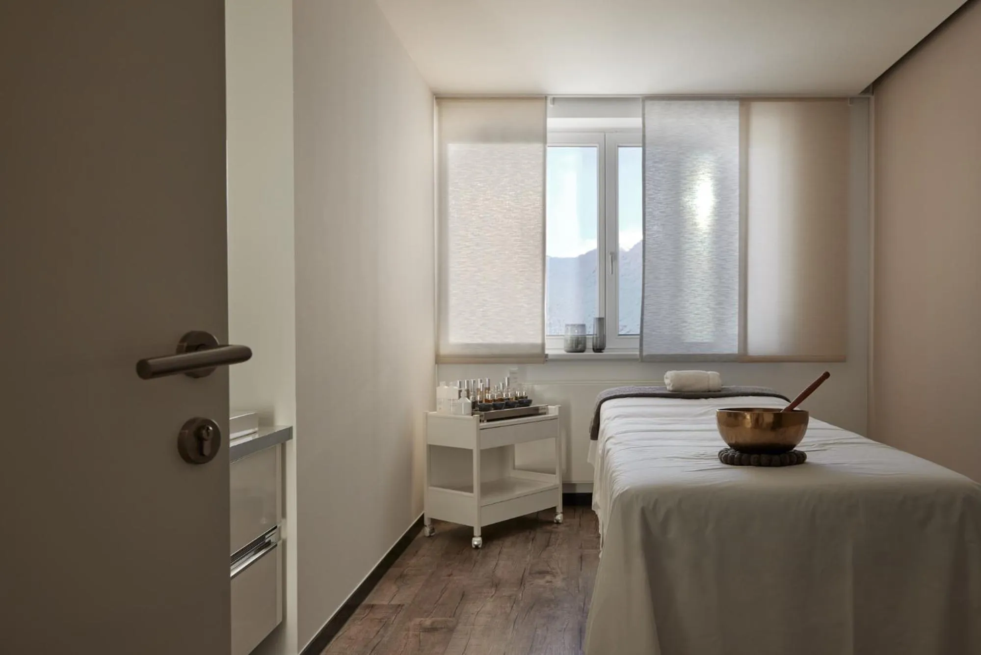 Swimming pool, Bed in TOP Hotel Hochgurgl