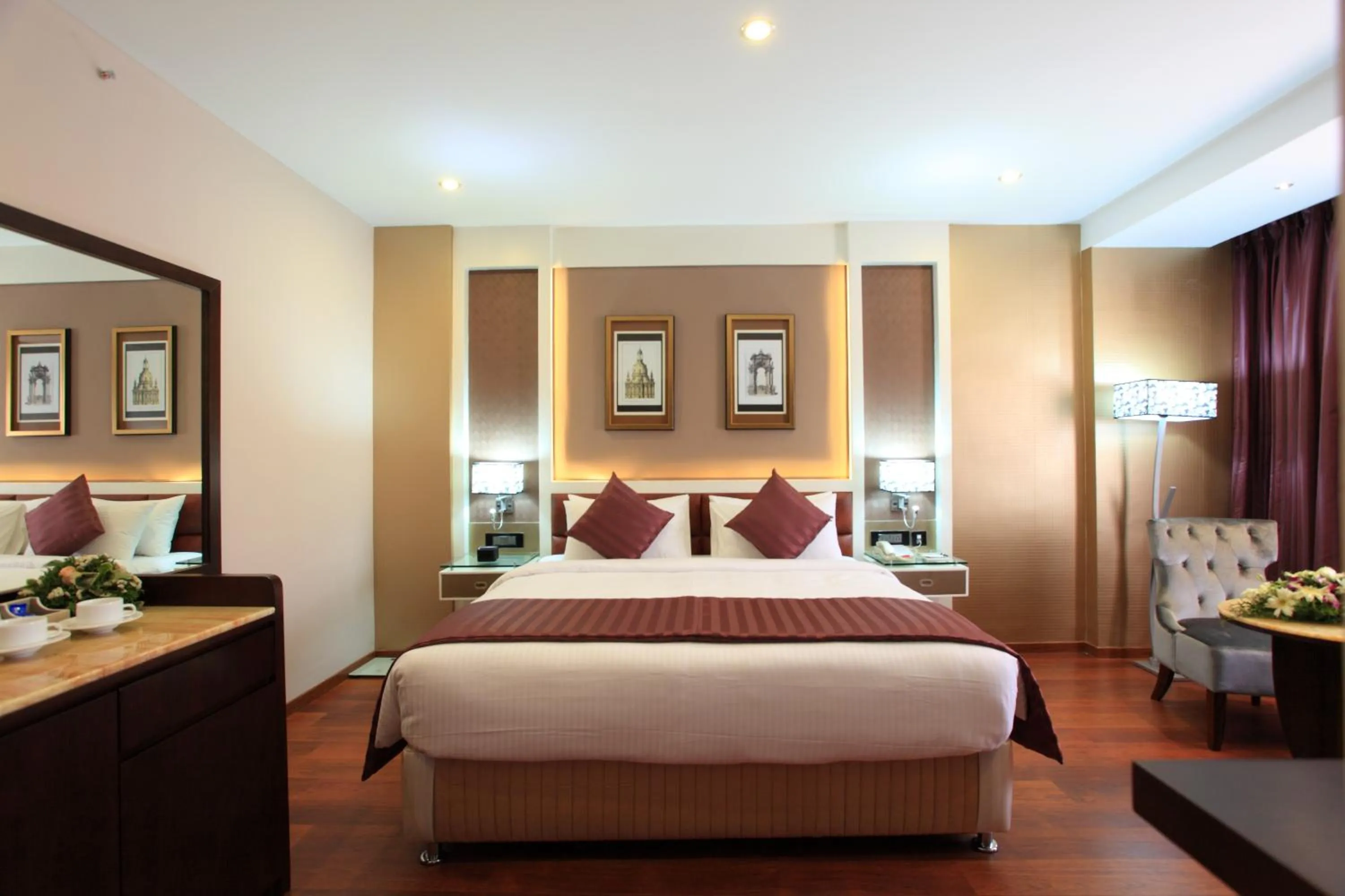 Photo of the whole room, Bed in The Pgs Vedanta