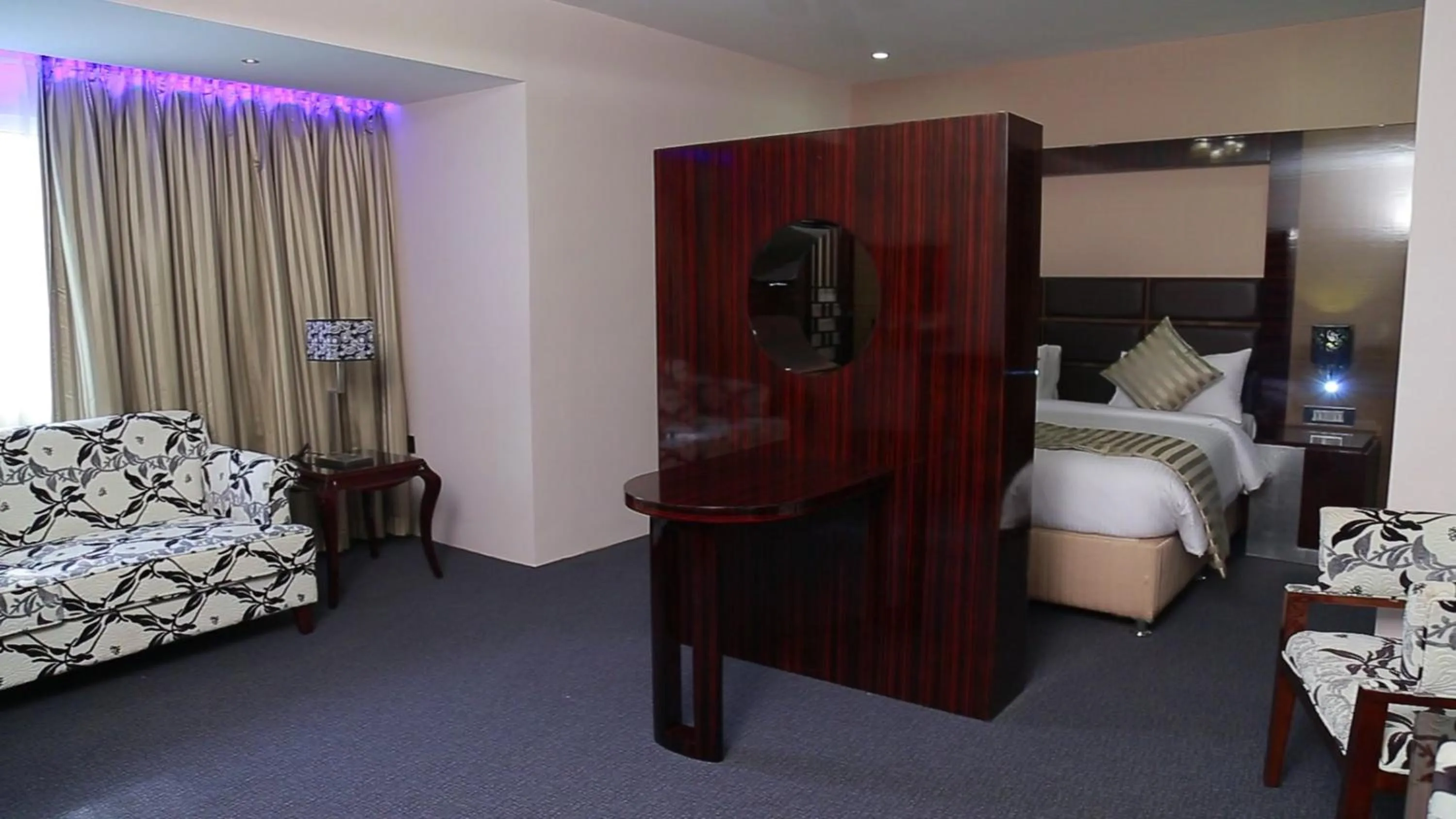 Living room, Bed in The Pgs Vedanta