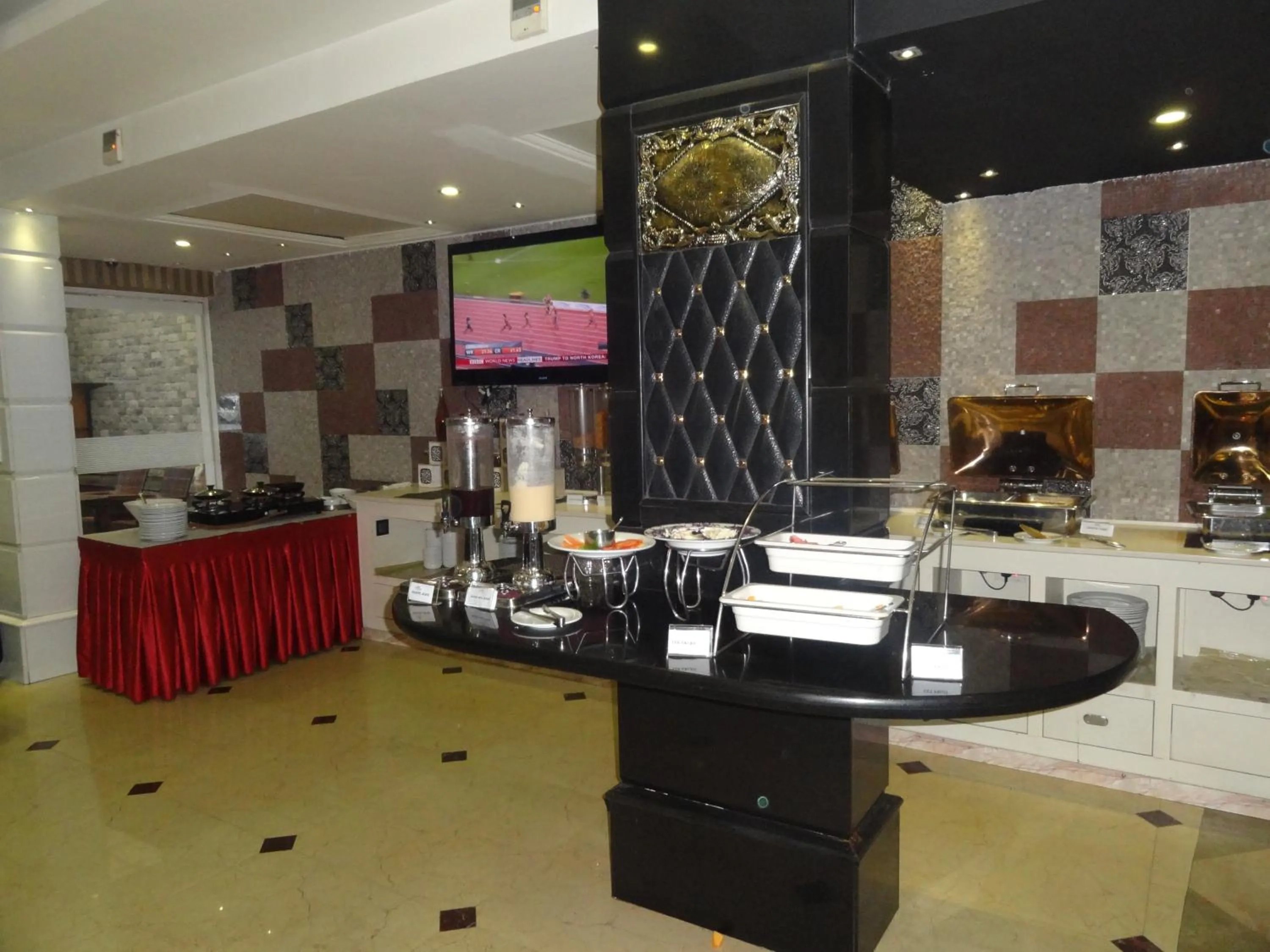 Buffet breakfast in The Pgs Vedanta