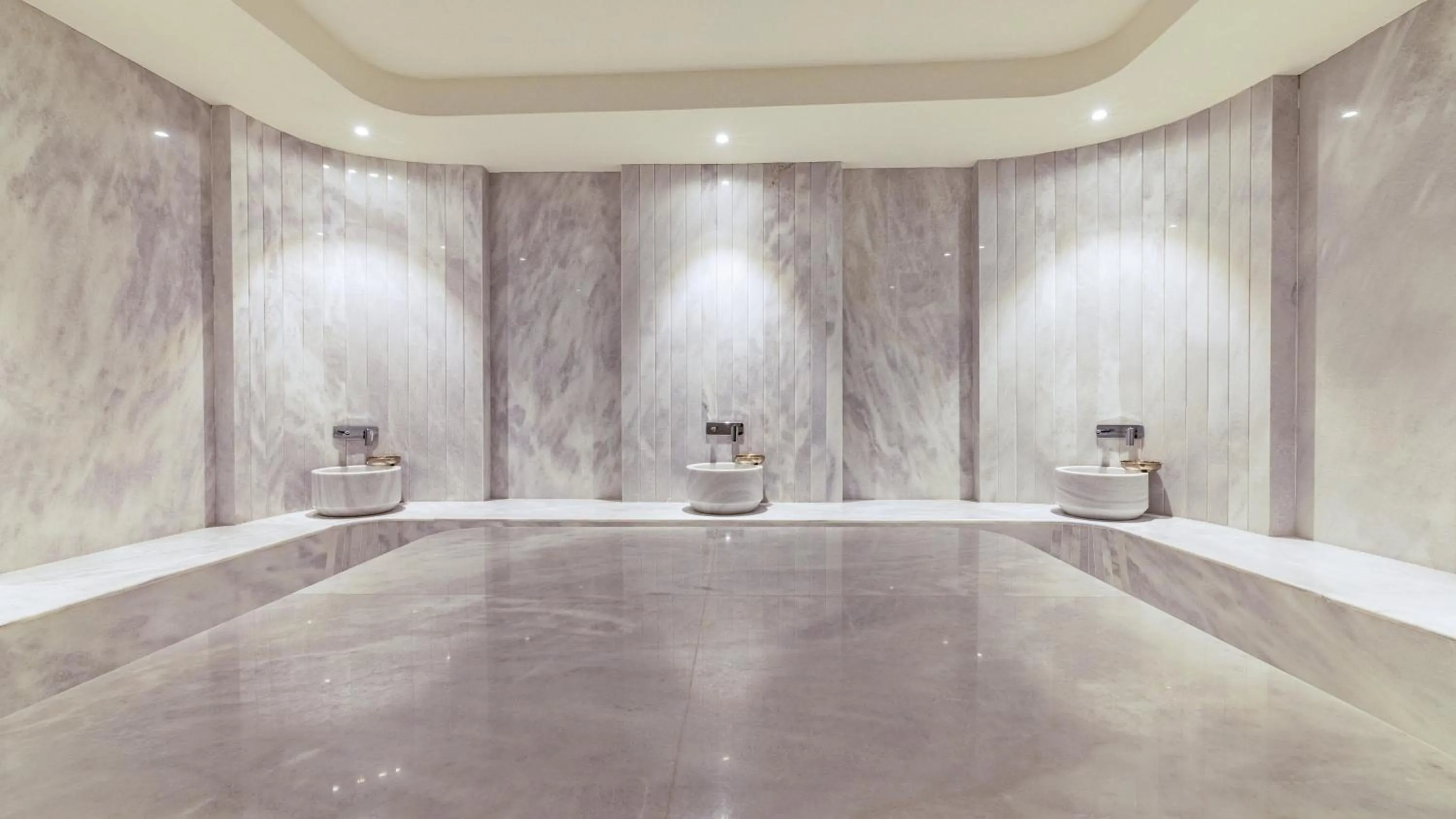 Spa and wellness centre/facilities in Four Hills Hotel