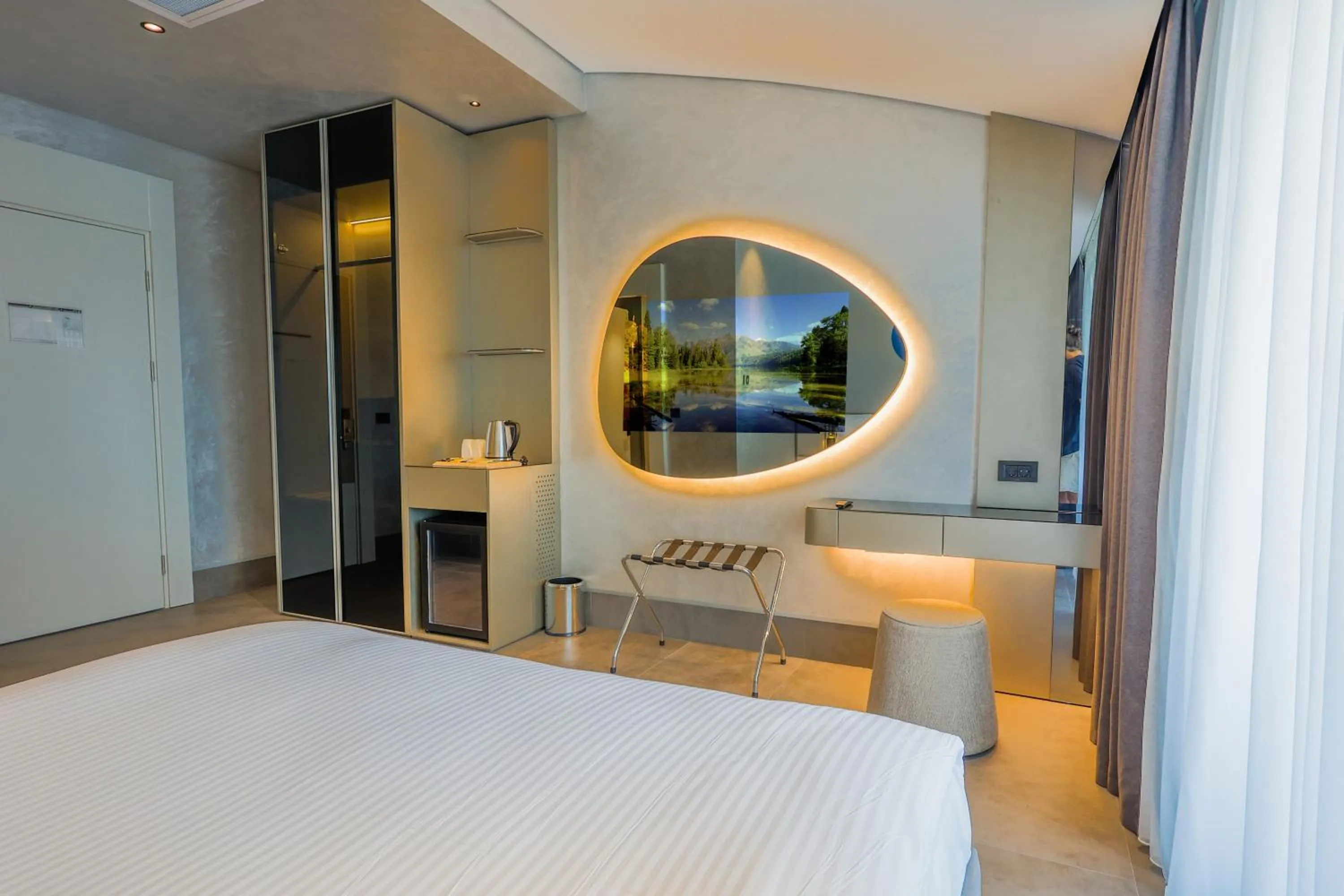 Bed in Four Hills Hotel