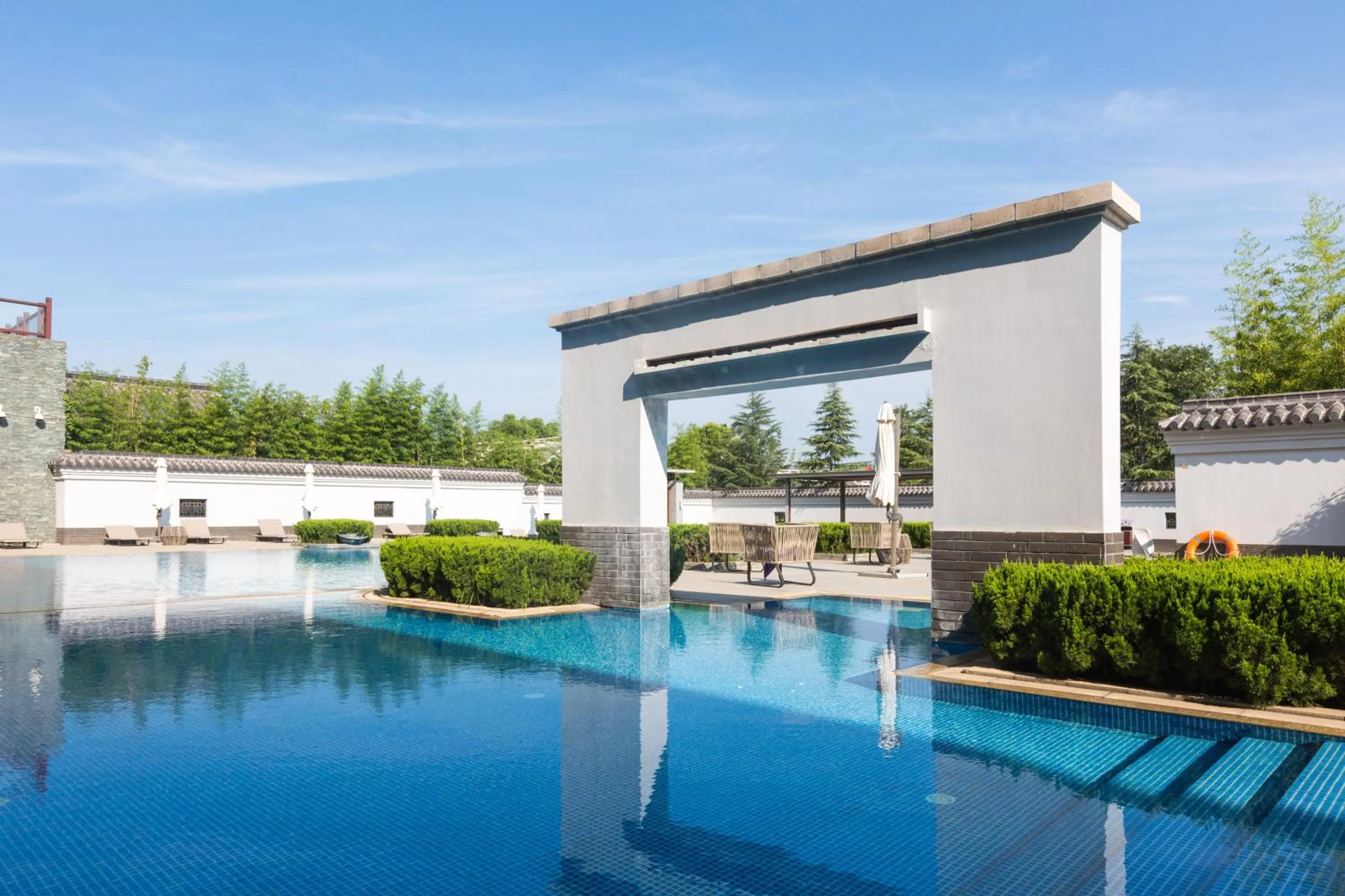 Swimming pool in Angsana Xi'an Lintong