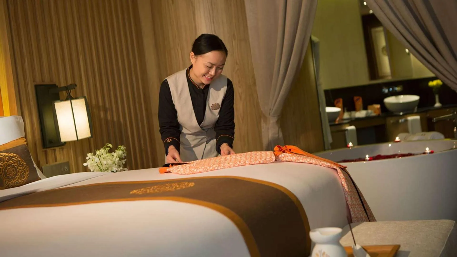 Spa and wellness centre/facilities, Staff in Angsana Xian Lintong Hotel