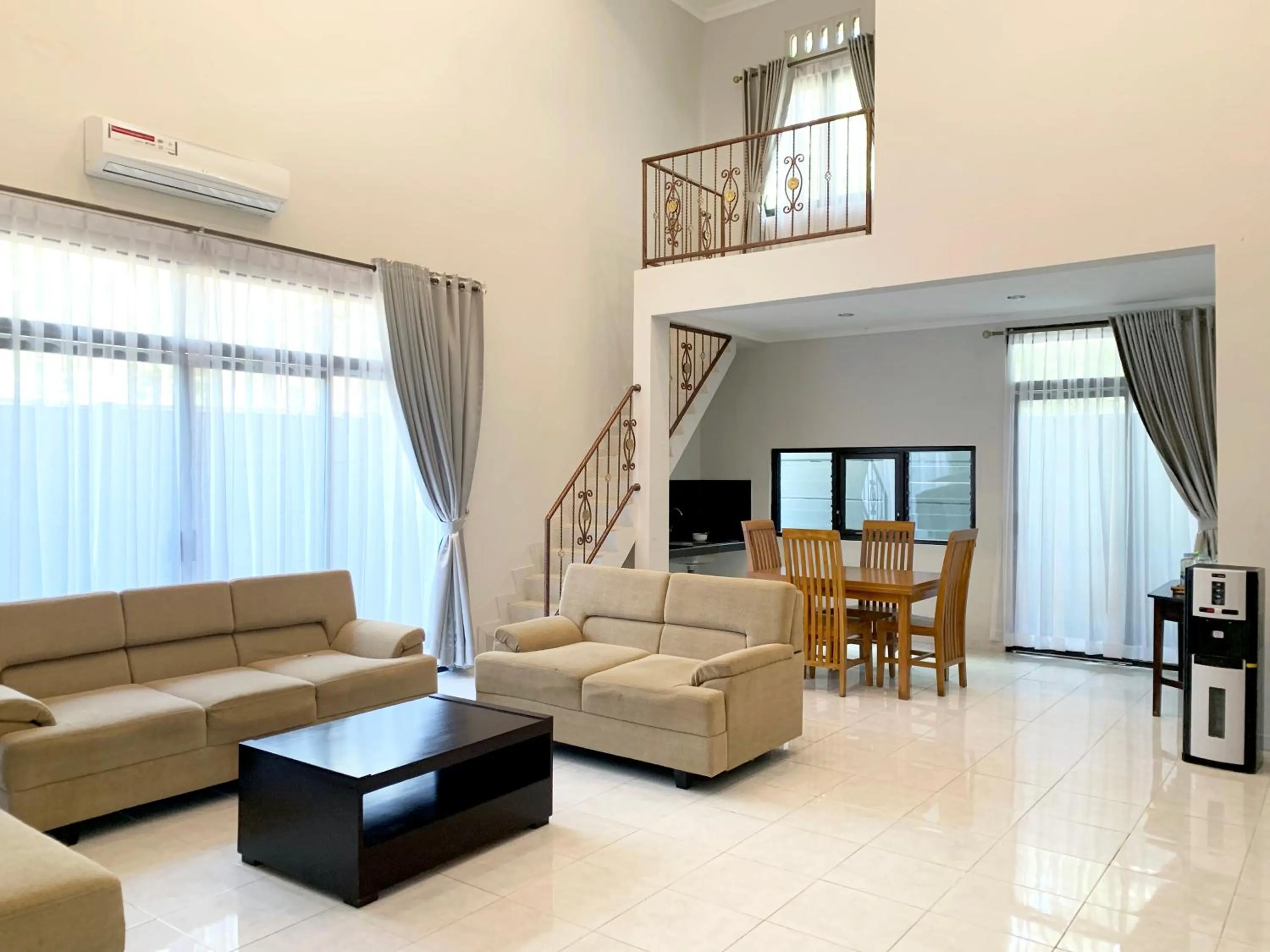 Living room in The Nalaya Hotel & Resto