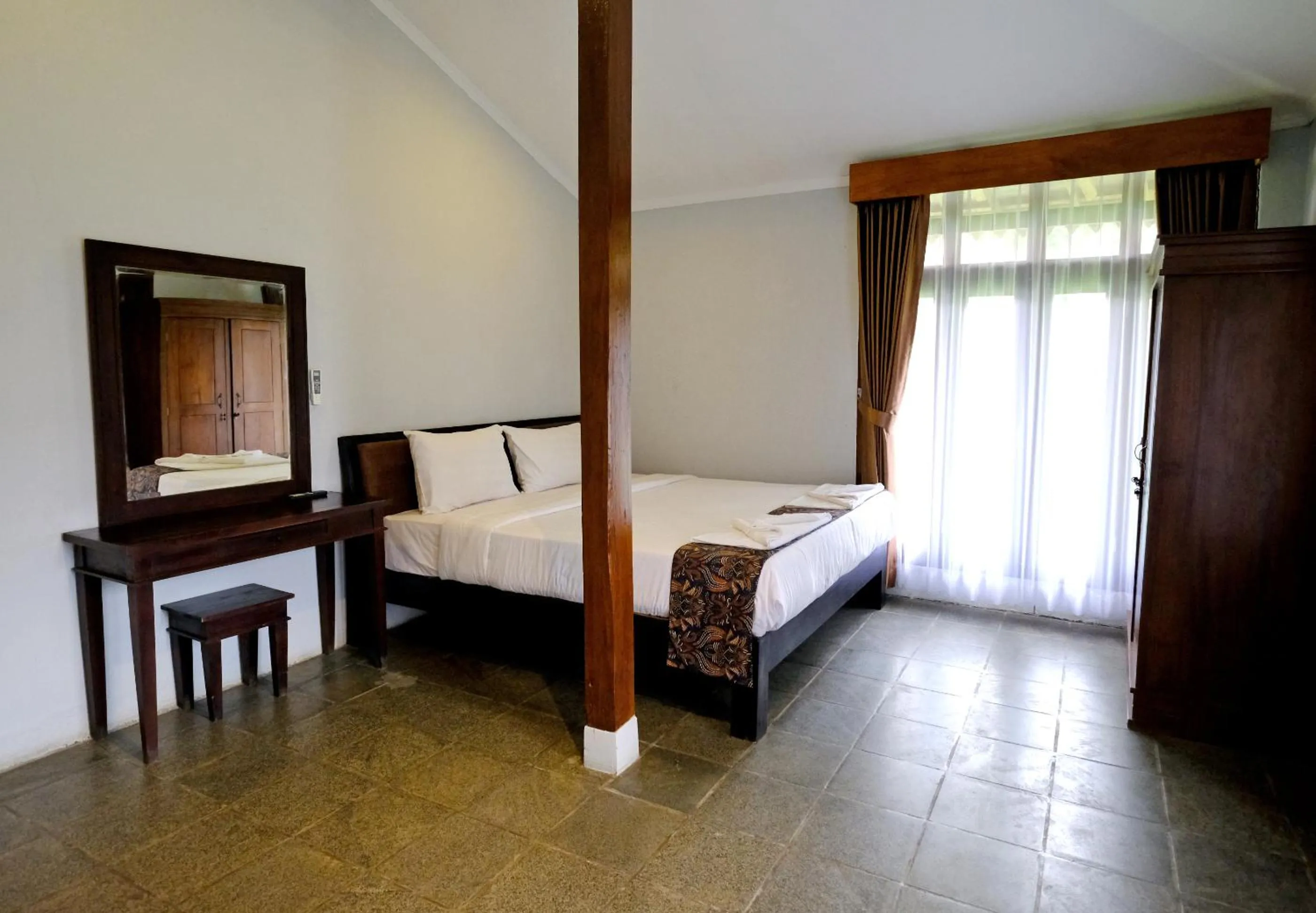 Bedroom, Bed in The Nalaya Hotel & Resto