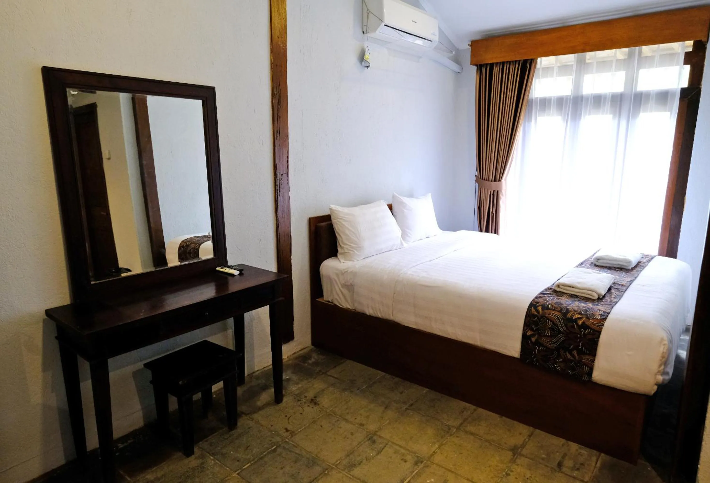 Bedroom, Bed in The Nalaya Hotel & Resto