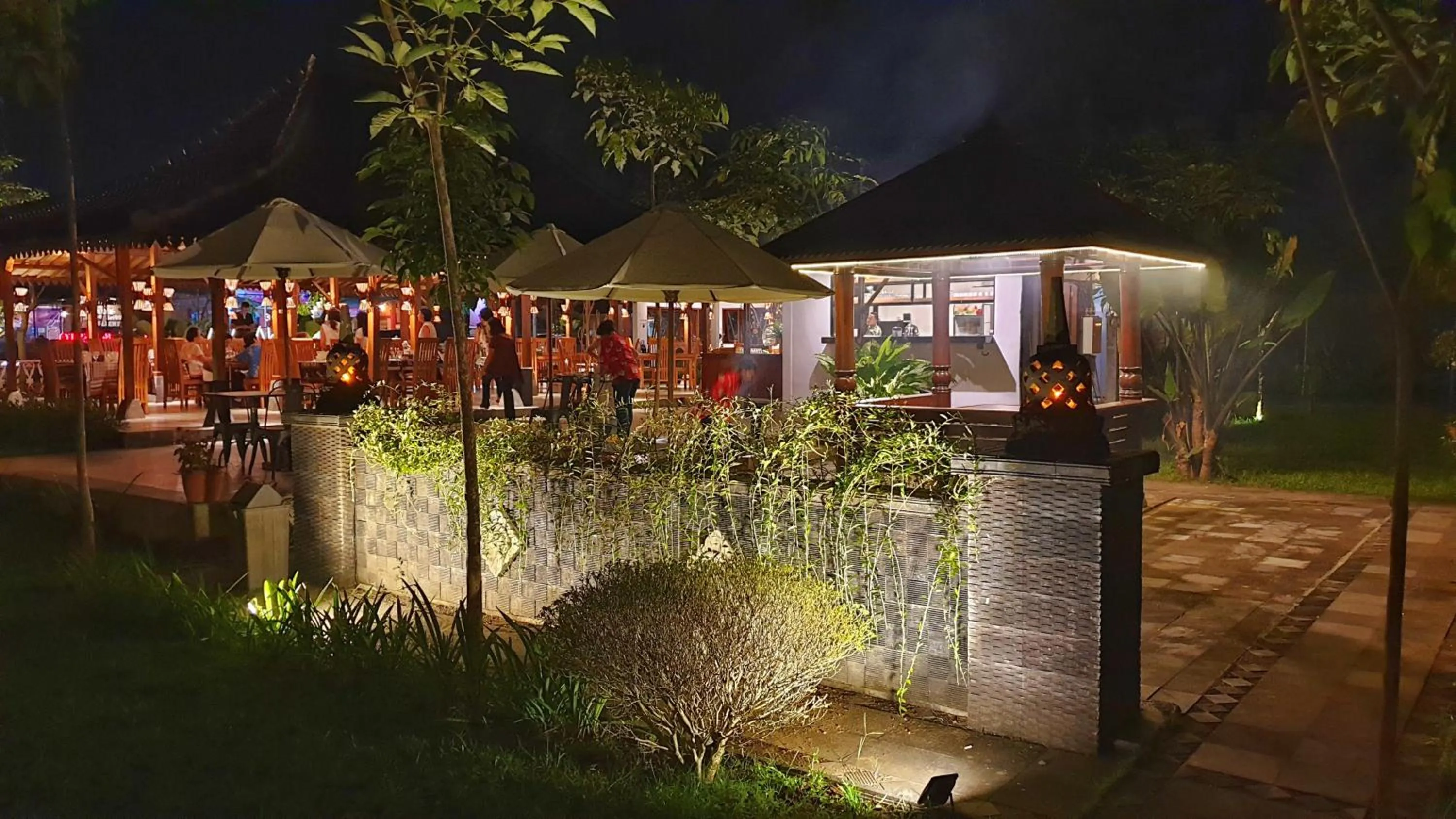 Garden in The Nalaya Hotel & Resto