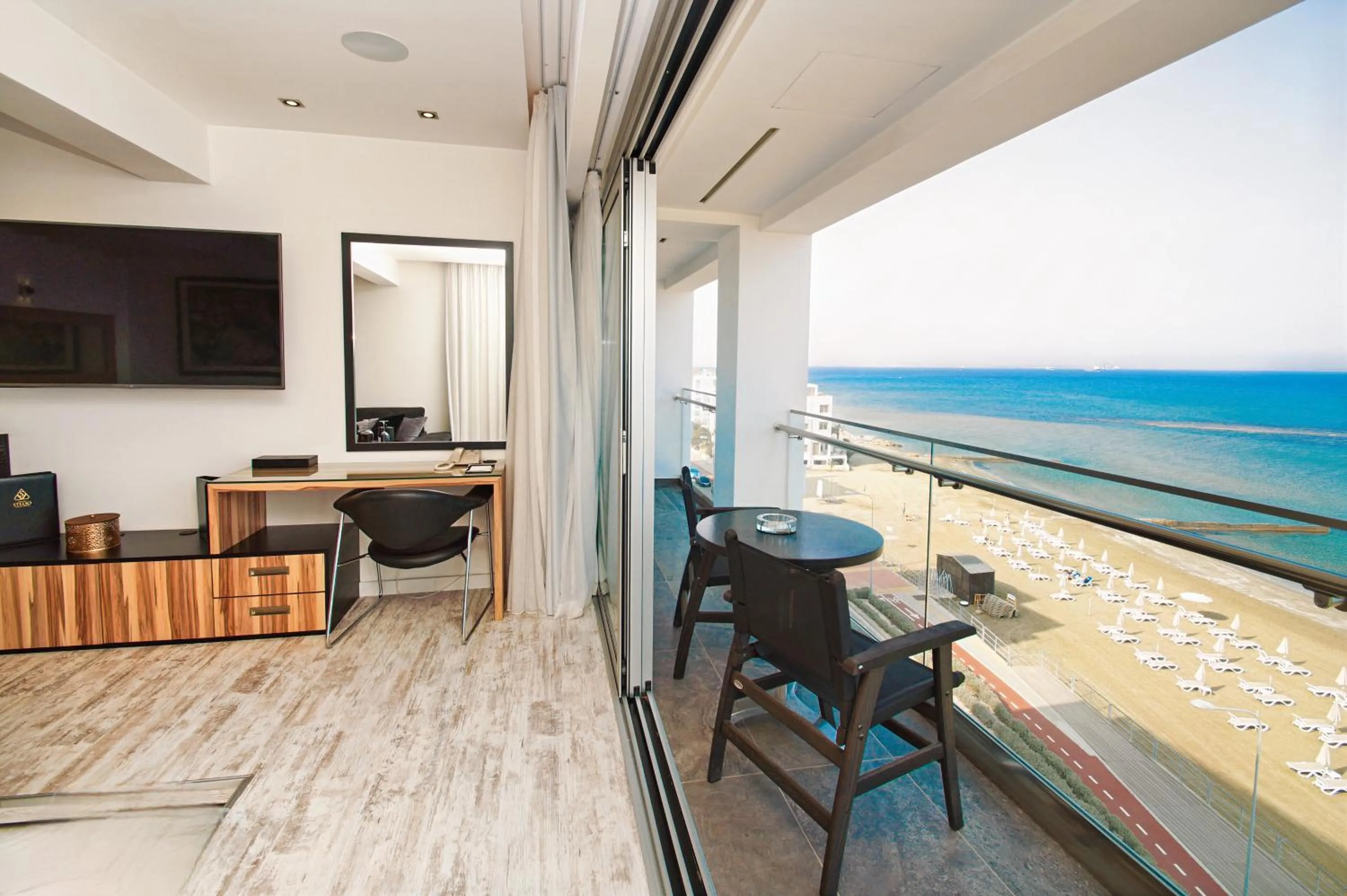 TV and multimedia in The Ciao Stelio Deluxe Boutique Hotel - Adults Only