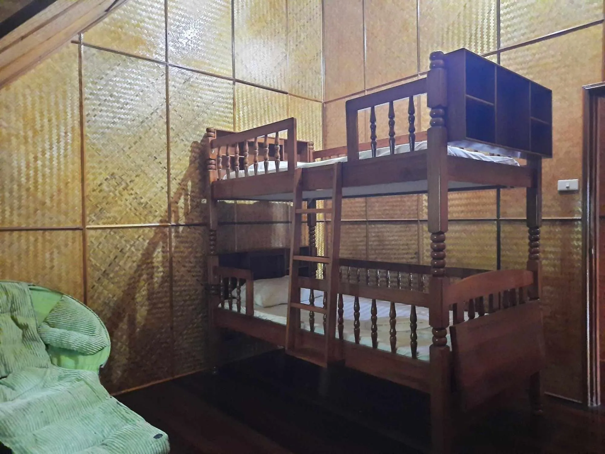 Bed in Hin Wong Apartments Dive & Snorkel Resort