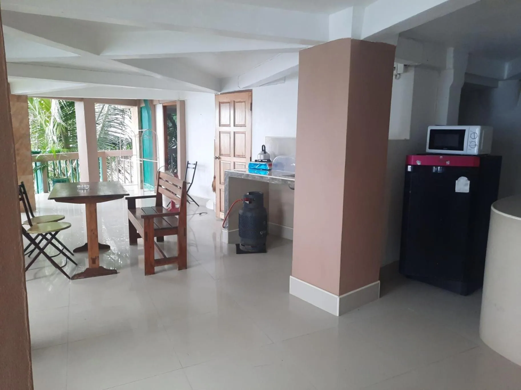 Hin Wong Apartments Dive & Snorkel Resort