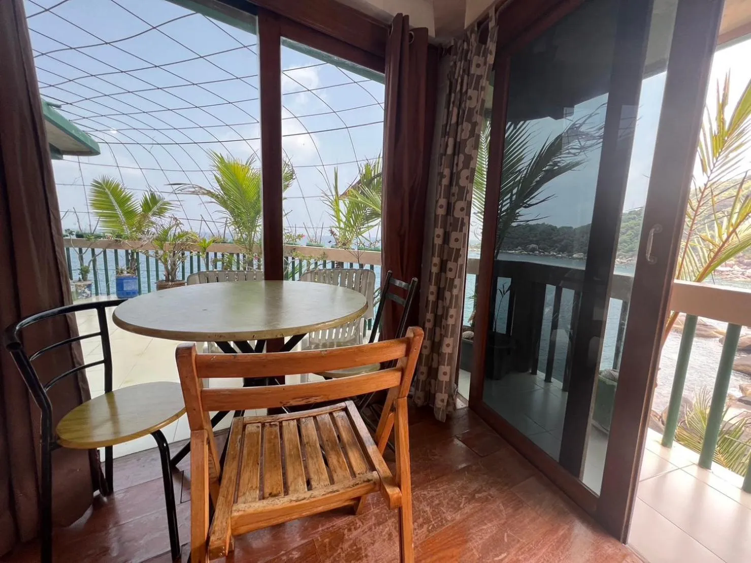 Hin Wong Apartments Dive & Snorkel Resort