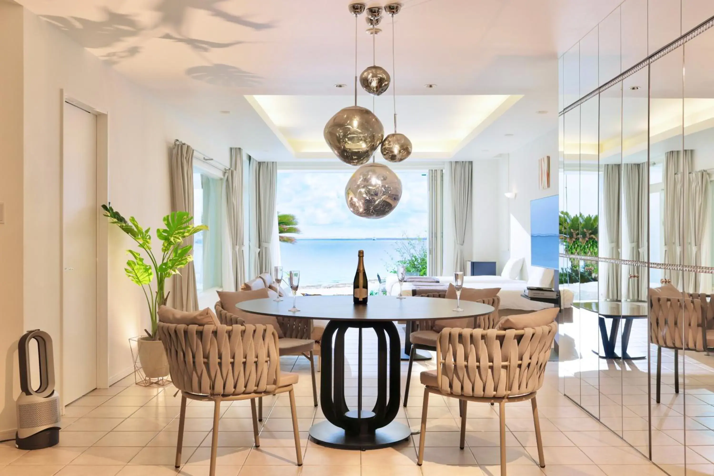 Villa with King Bed and Open-Air Spa Bath in Crystal Villa Miyakojima Sunayama Beach Villa with King Bed and Open-Air Spa Bath in Crystal Villa Miyakojima Sunayama Beach