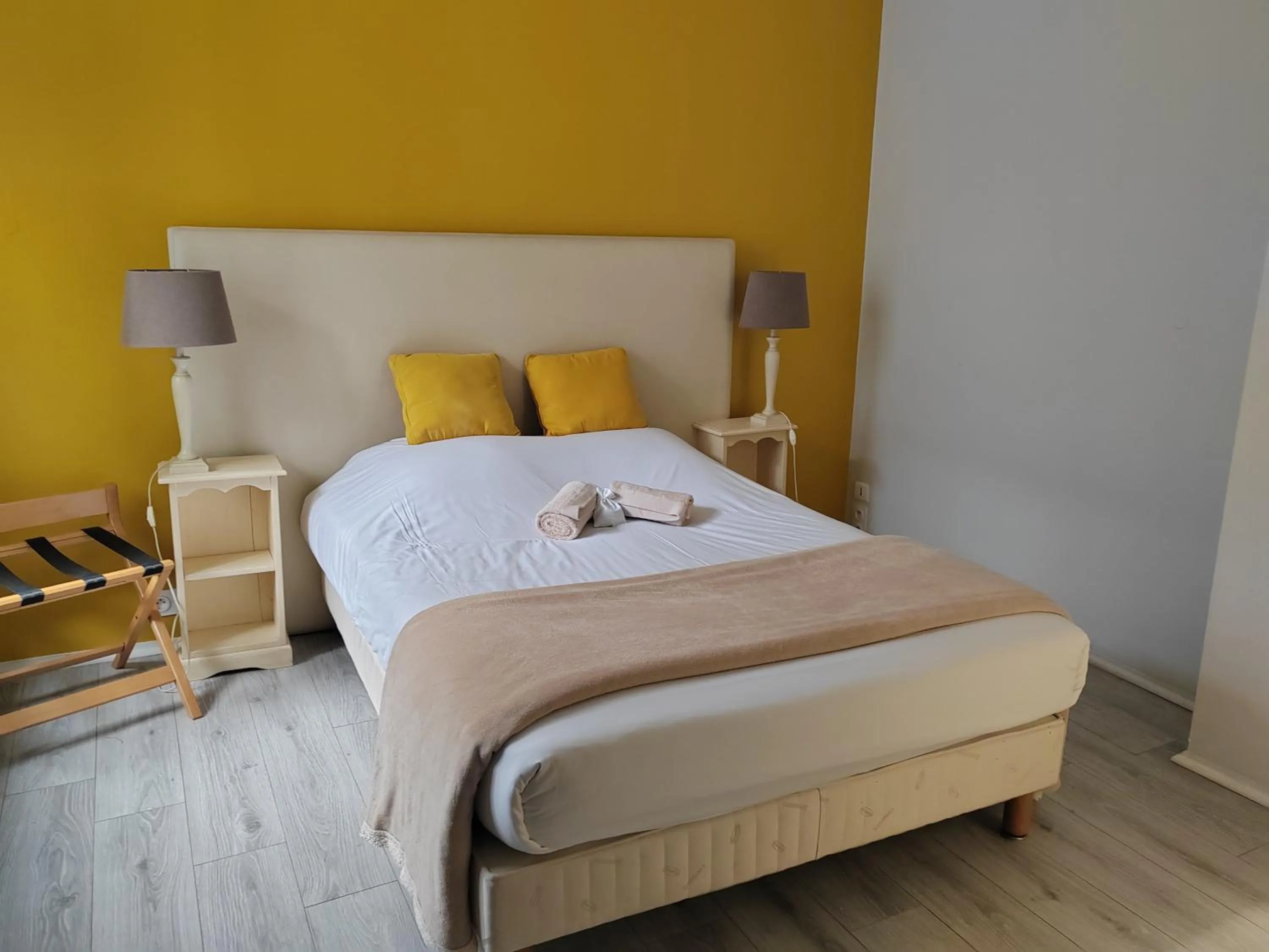 Bed in Hôtel Au Grand Duquesne