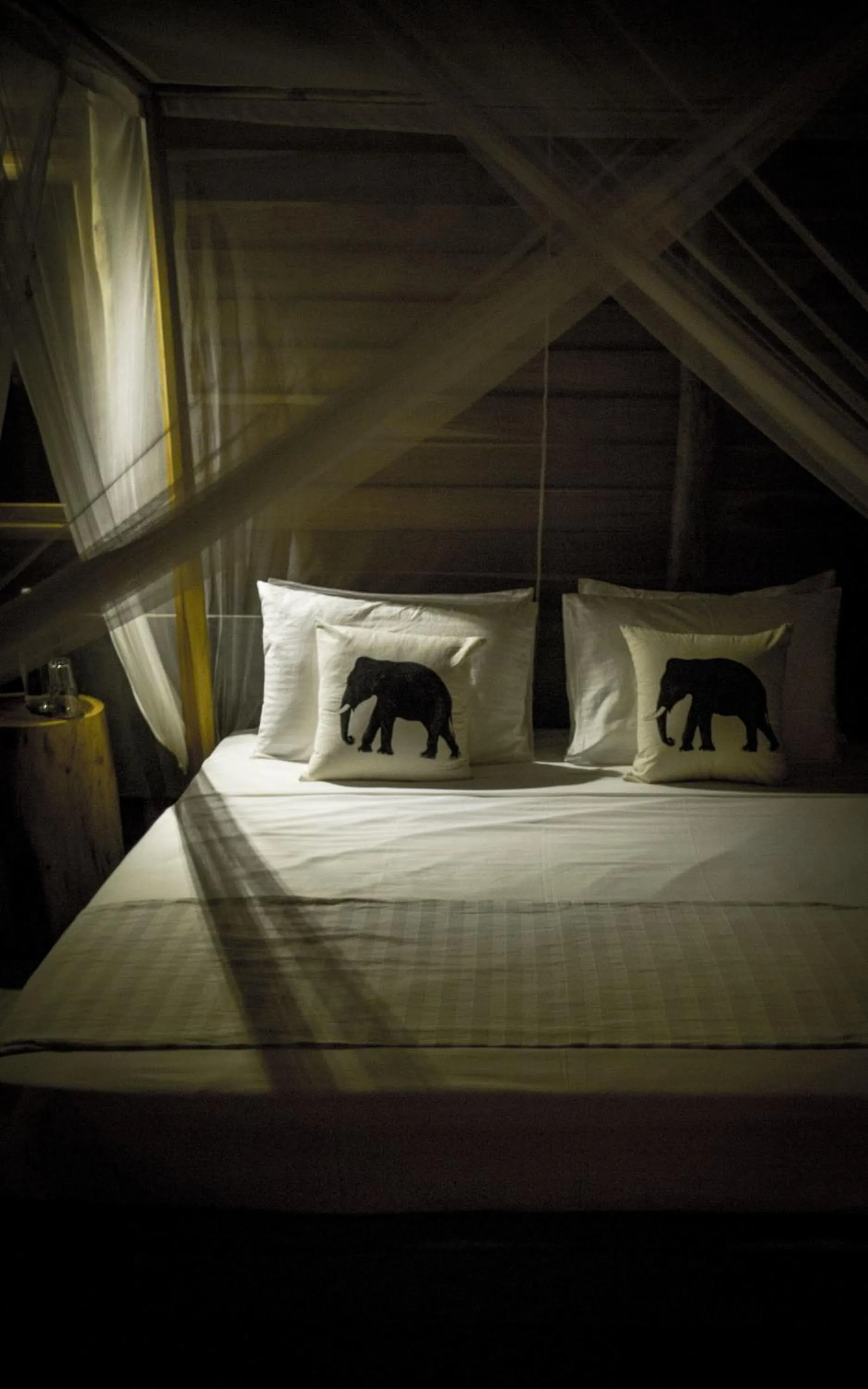 Bed in Gal Oya Lodge