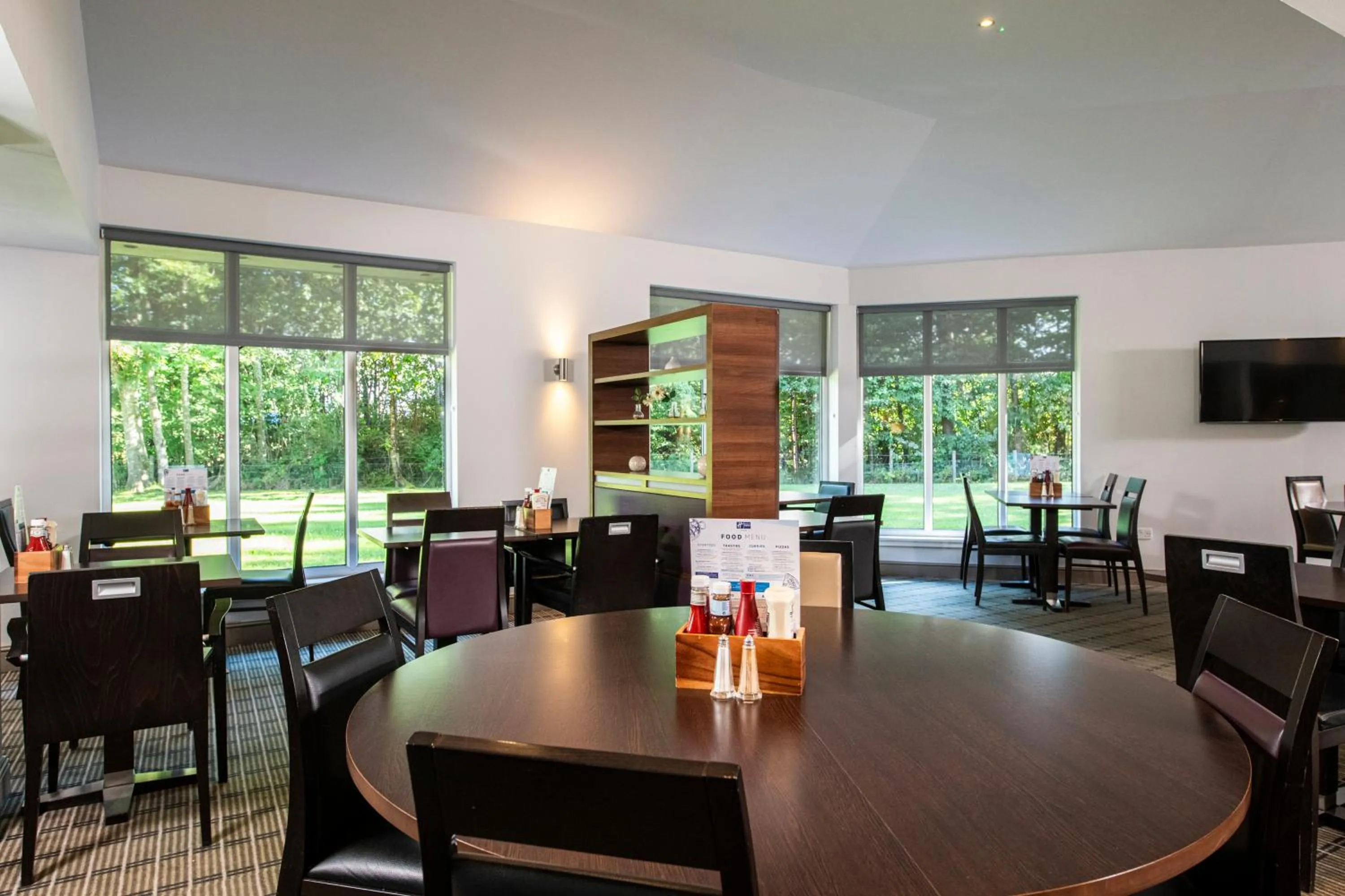 Restaurant/places to eat in Holiday Inn Express Stirling by IHG