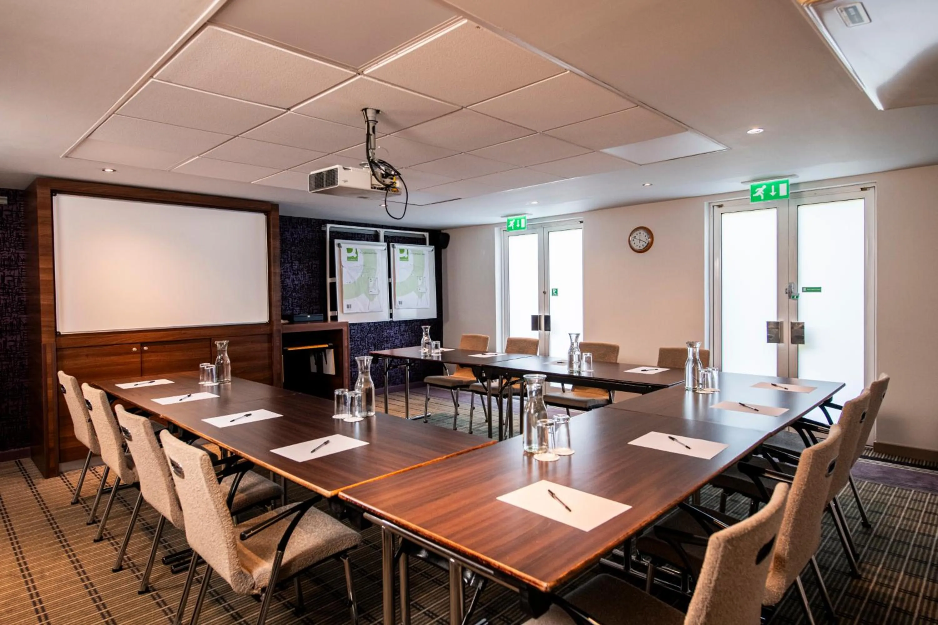 Meeting/conference room in Holiday Inn Express Stirling by IHG