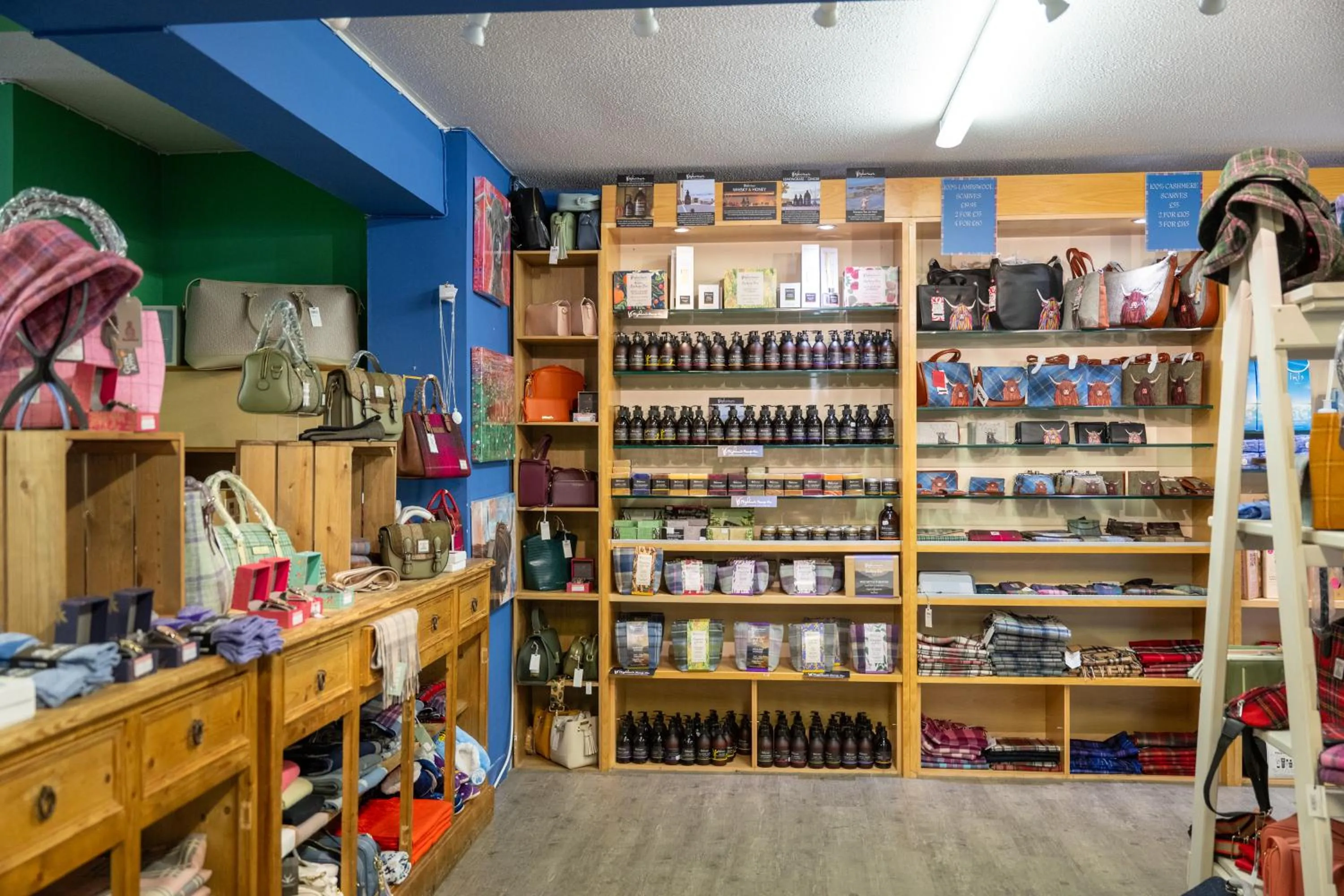 On-site shops in Loch Ness Drumnadrochit Hotel