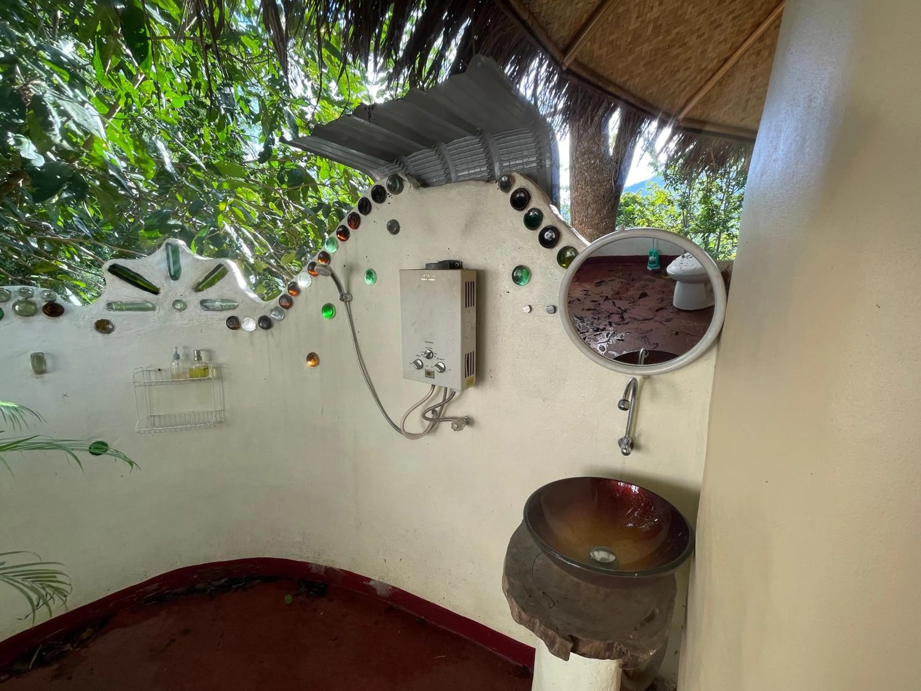 Bathroom in Chiang Dao Roundhouses
