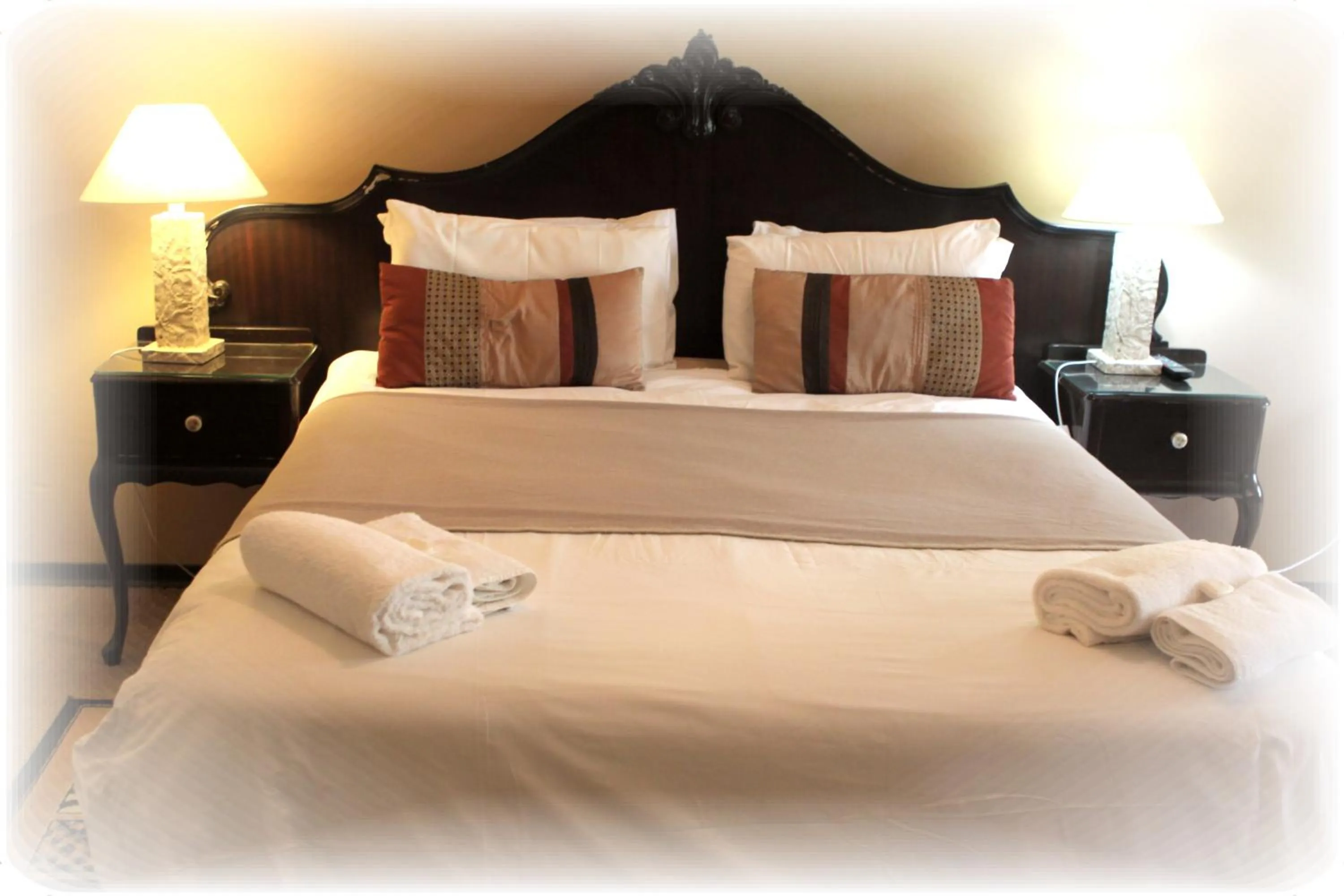 Bed in Airport Lodge Guest House