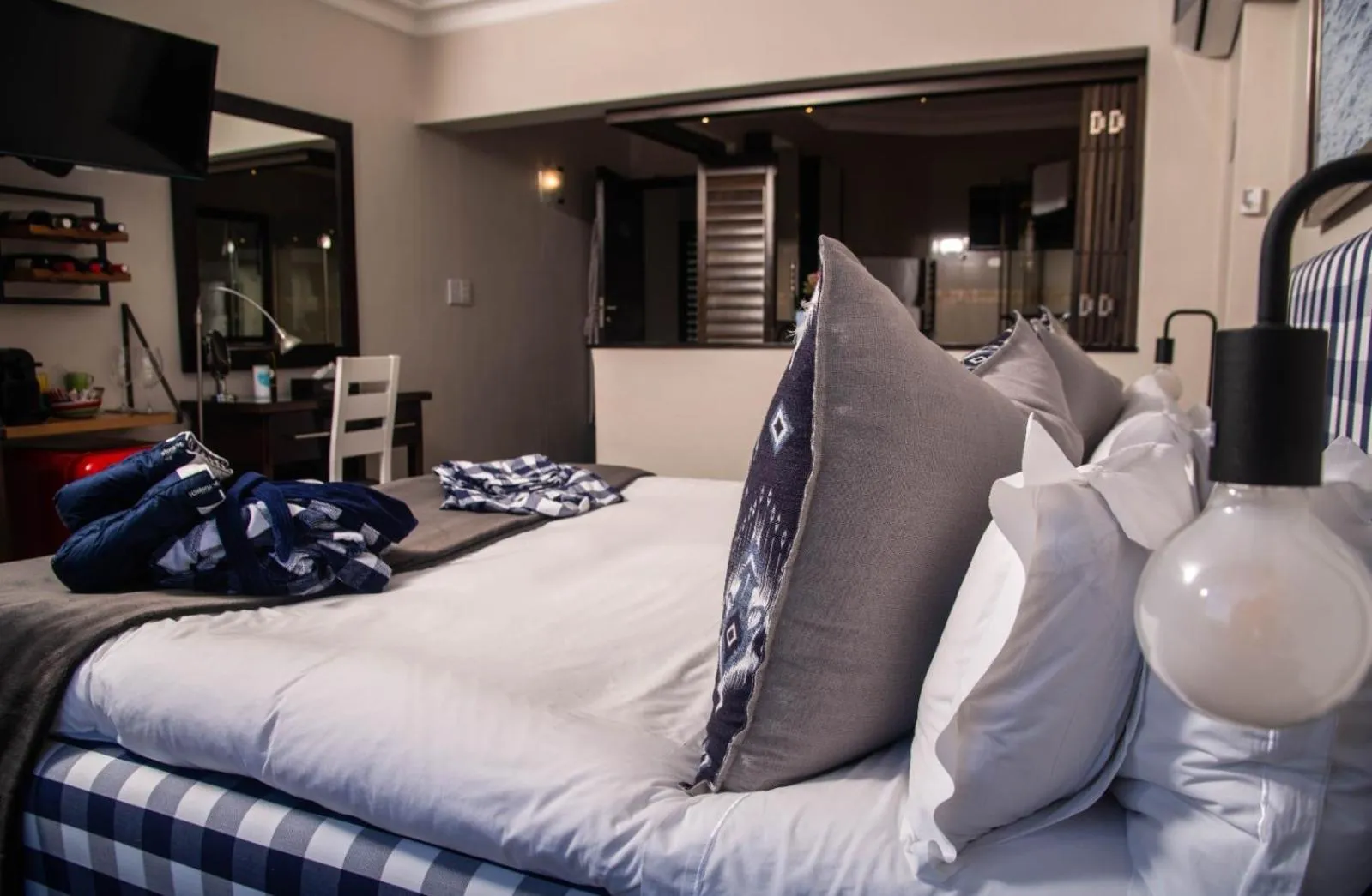 Bedroom, Bed in Head over Hills