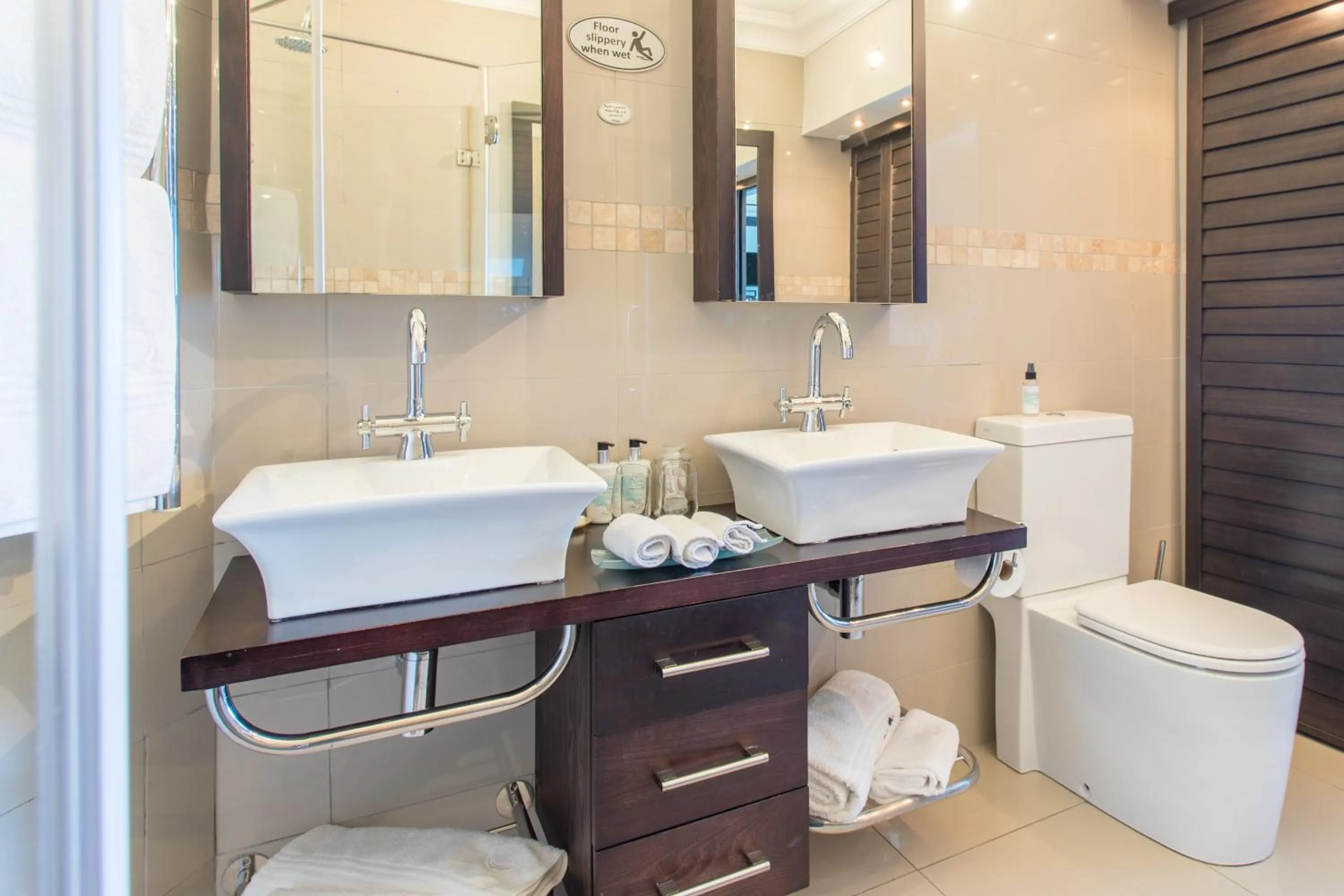 Bathroom in Head over Hills