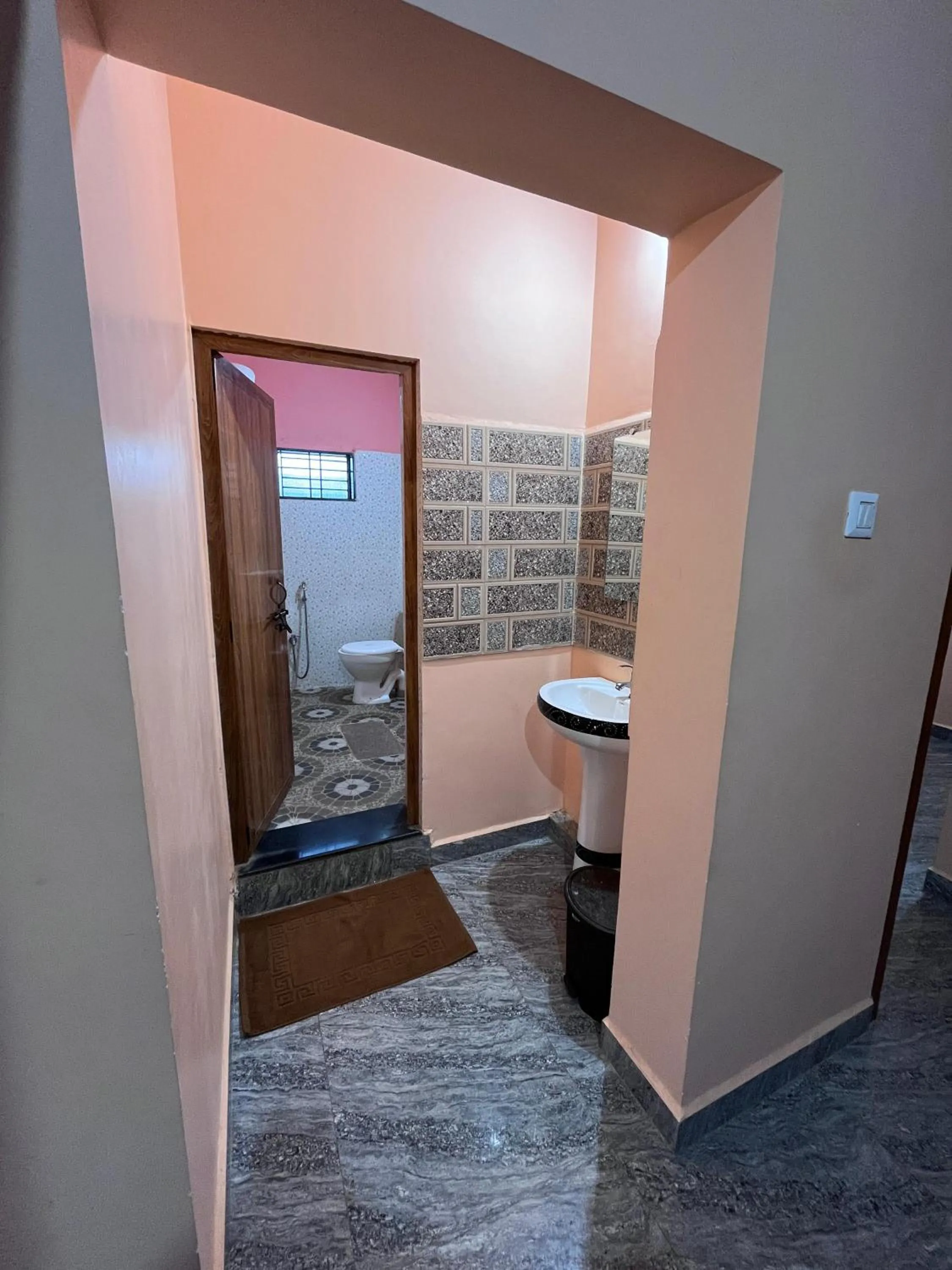 Toilet in HostelVK Gokarna