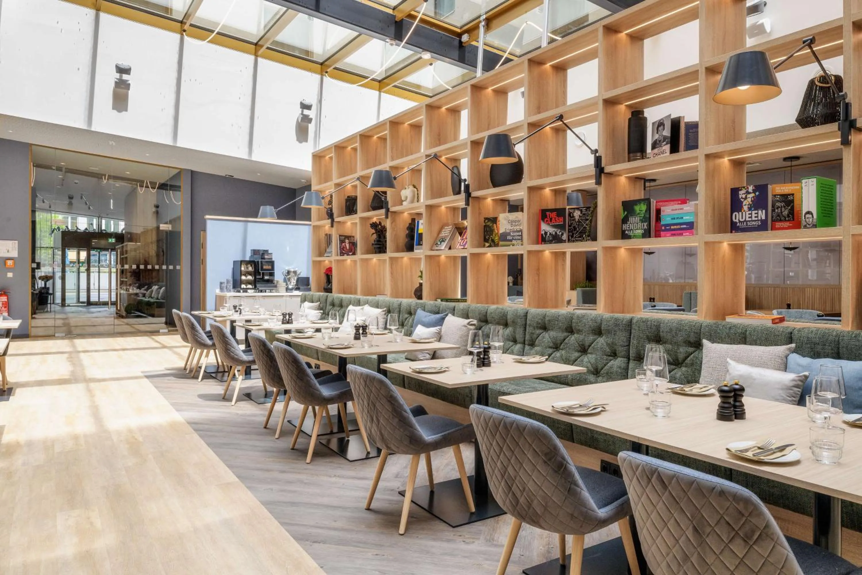 Restaurant/places to eat in Radisson Hotel Graz