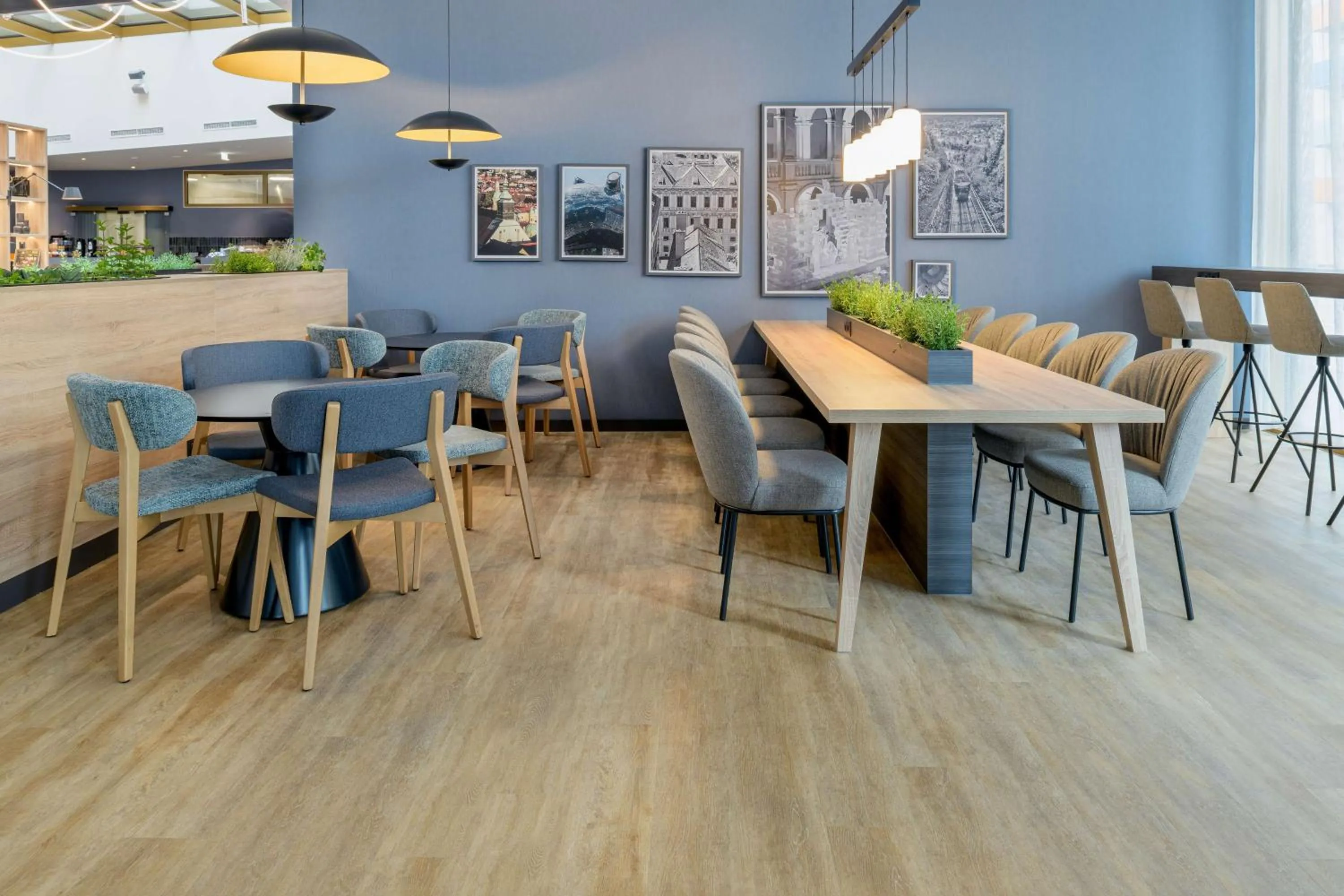 Lounge or bar in Radisson Hotel Graz