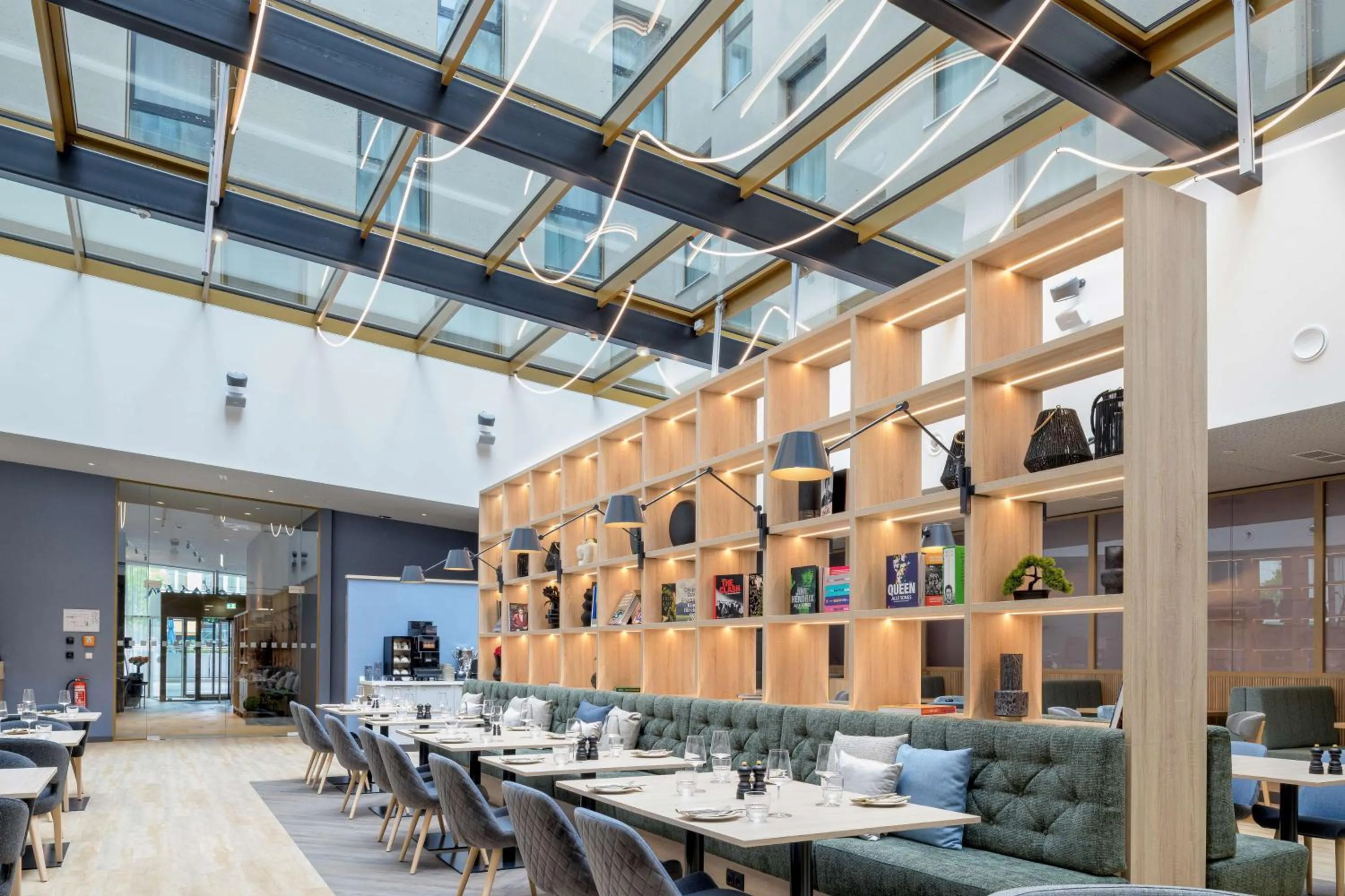 Restaurant/places to eat in Radisson Hotel Graz